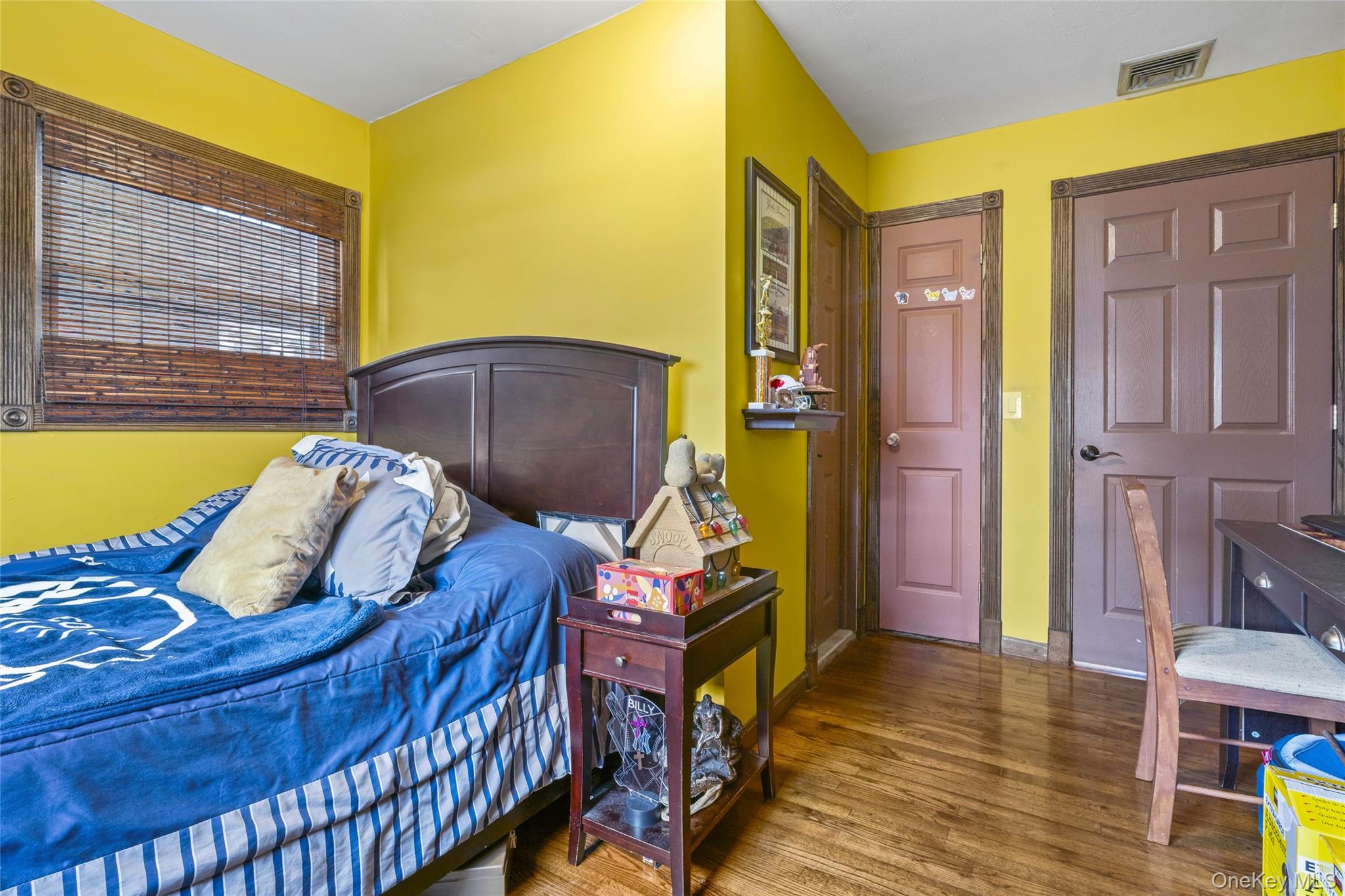 2 Burnett Avenue, Bay Shore, NY 11706