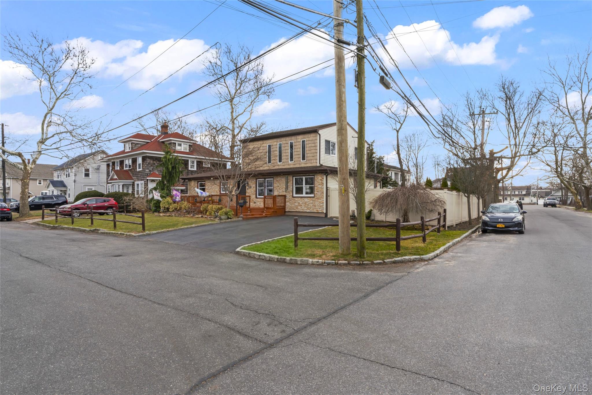 2 Burnett Avenue, Bay Shore, NY 11706