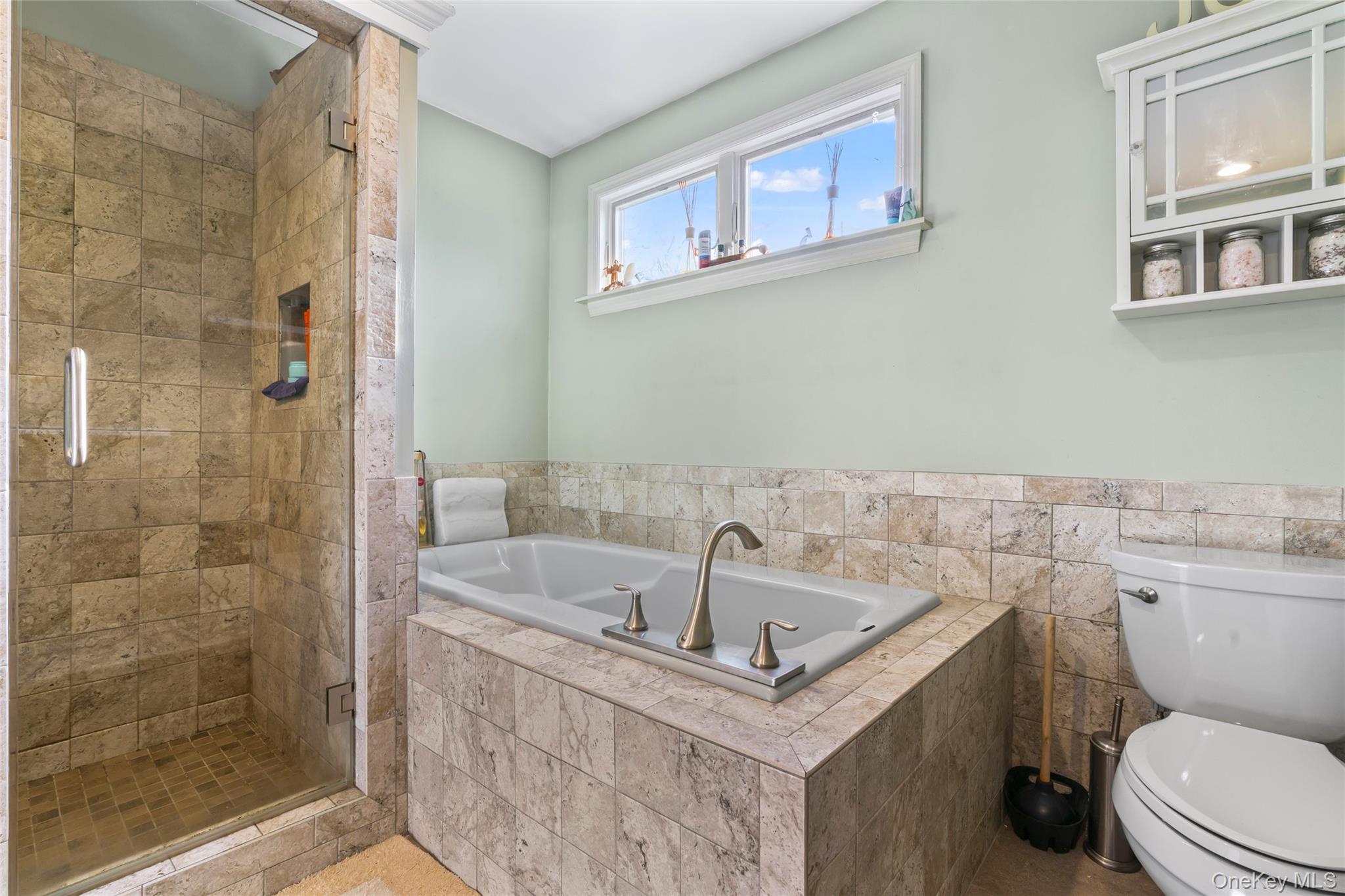 2 Burnett Avenue, Bay Shore, NY 11706