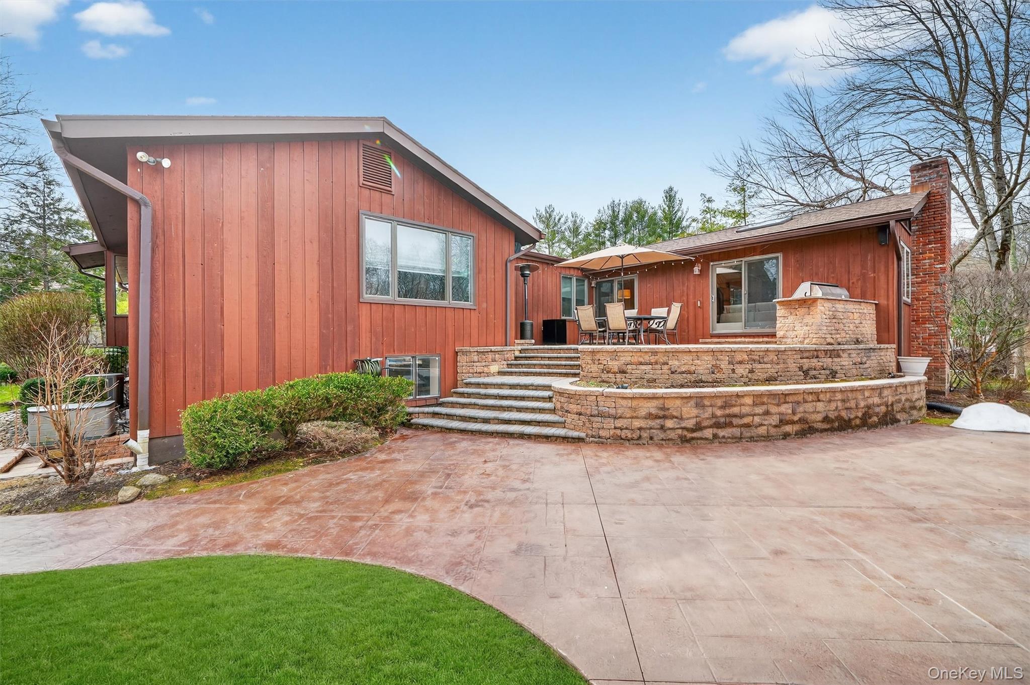 8 Augusta Court, New City, NY 10956