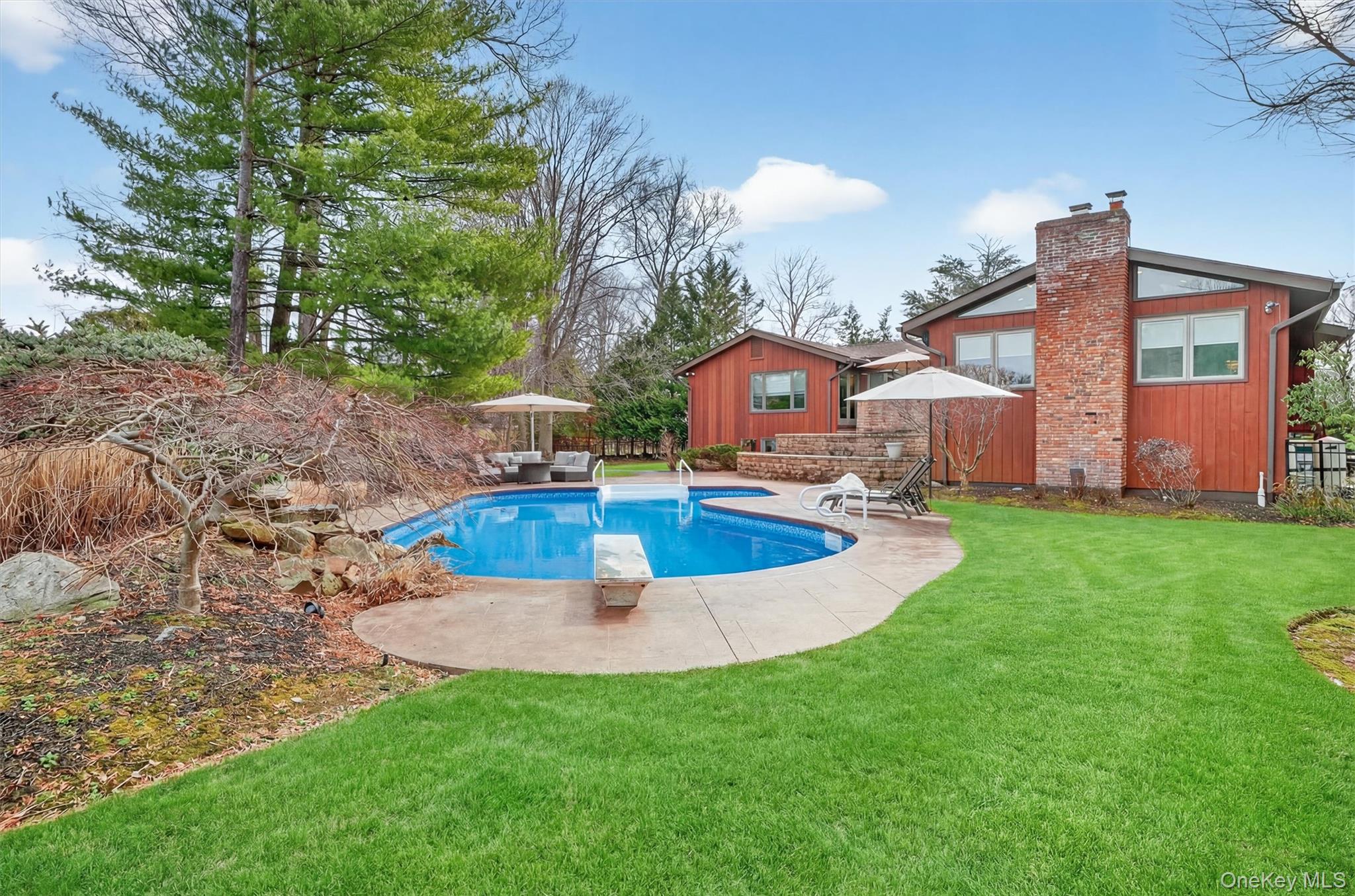 8 Augusta Court, New City, NY 10956