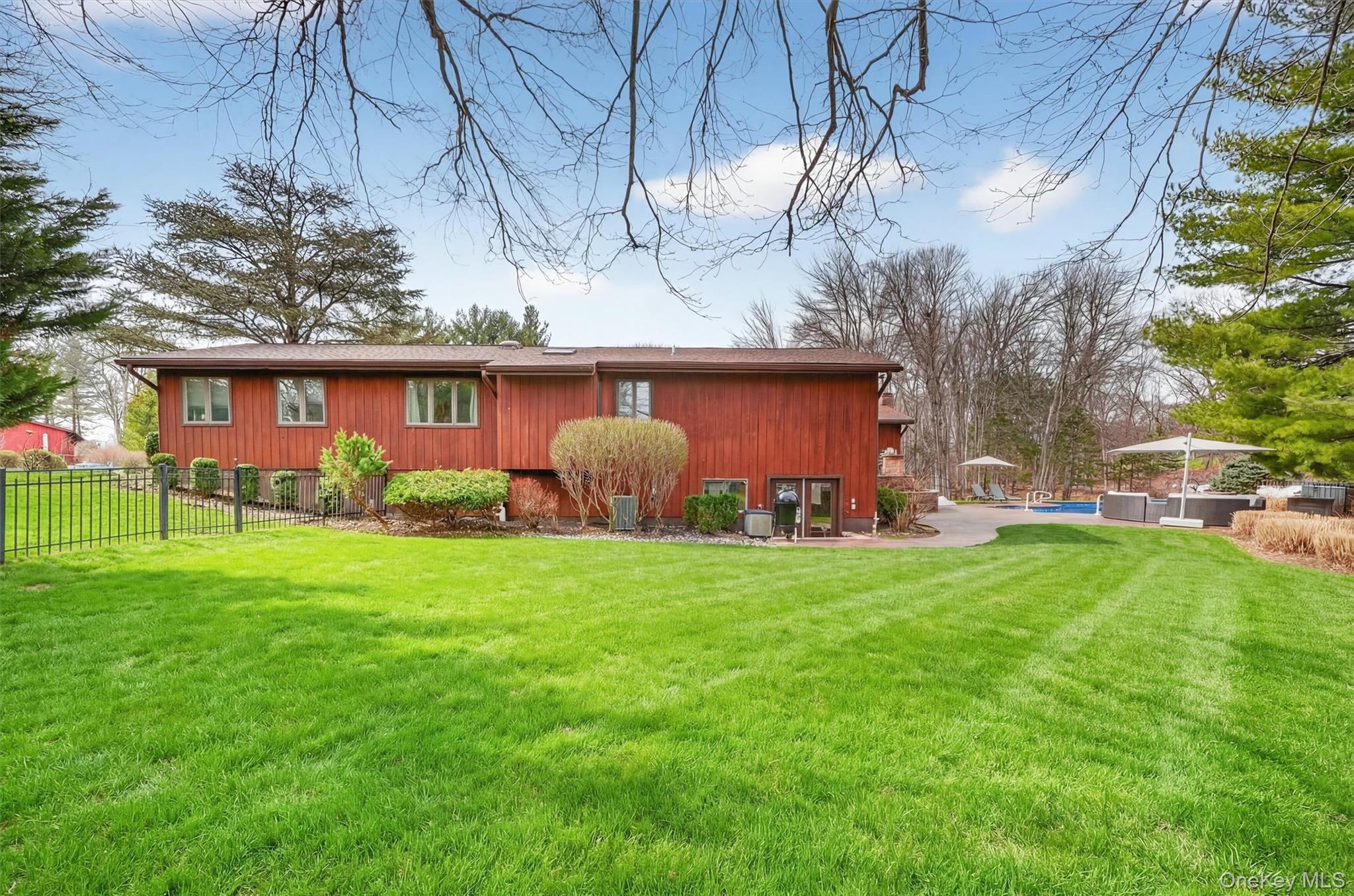 8 Augusta Court, New City, NY 10956