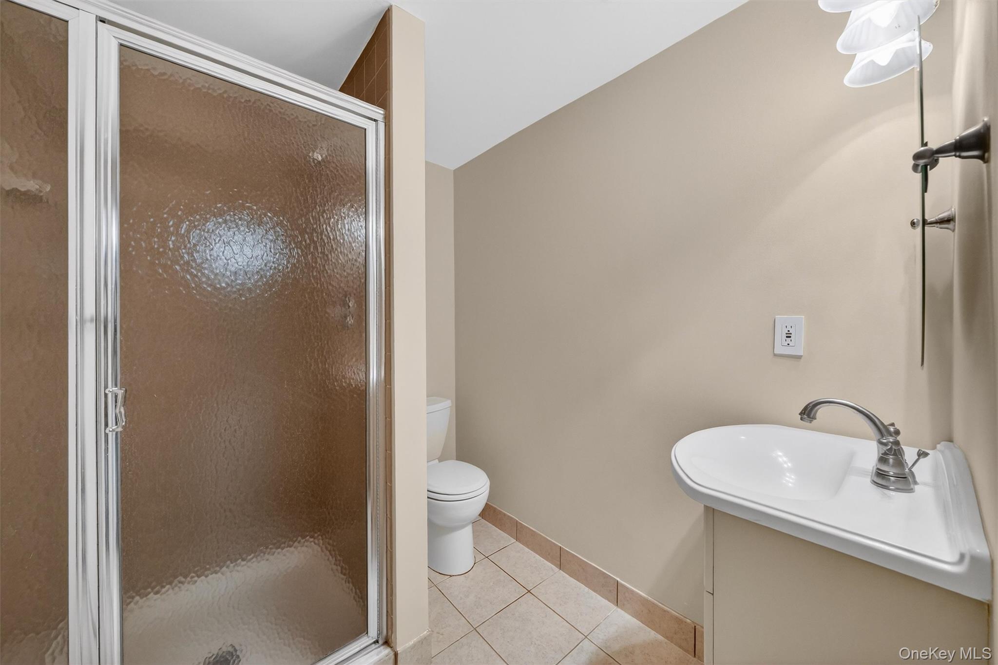 8 Augusta Court, New City, NY 10956