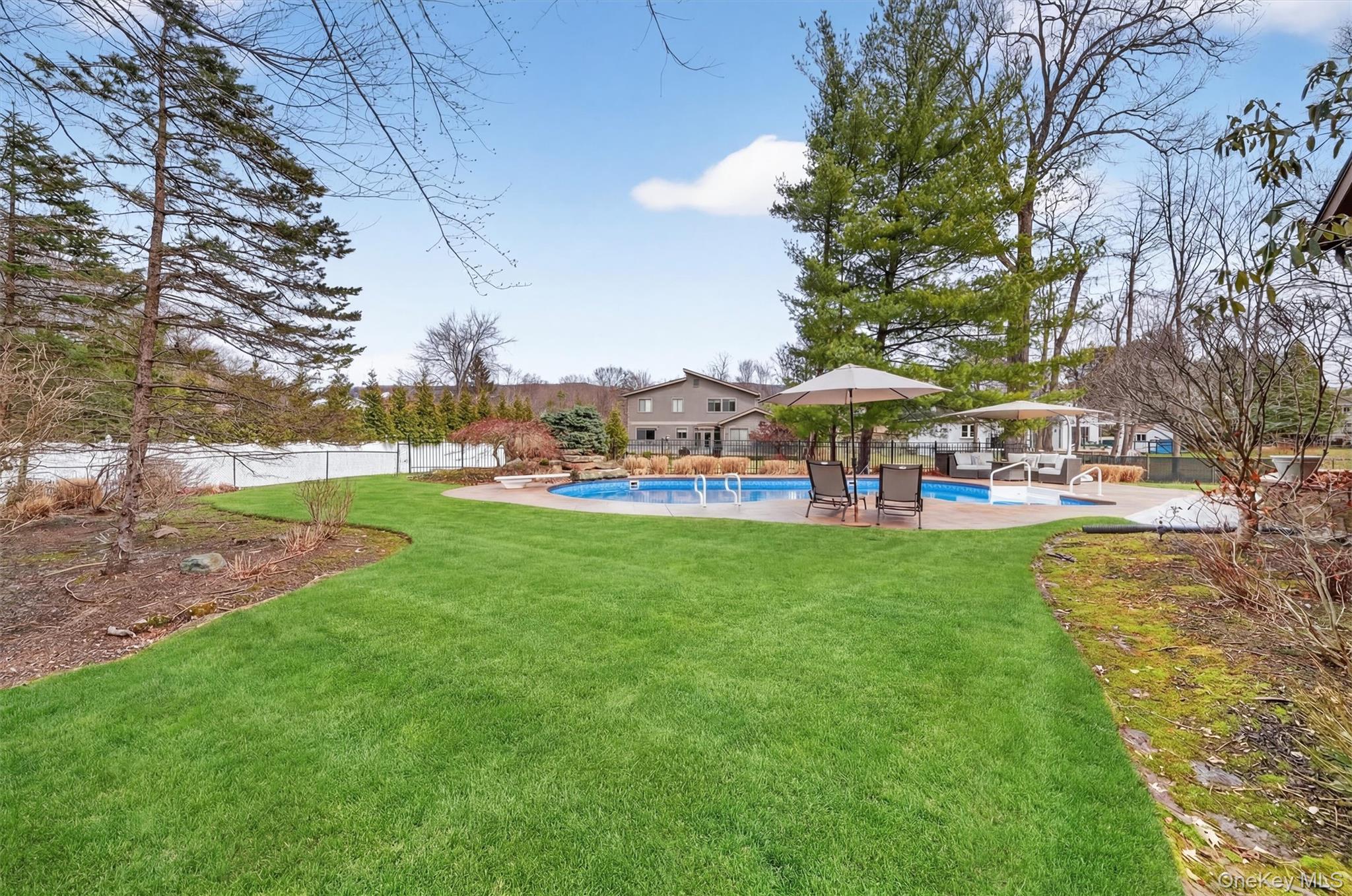 8 Augusta Court, New City, NY 10956