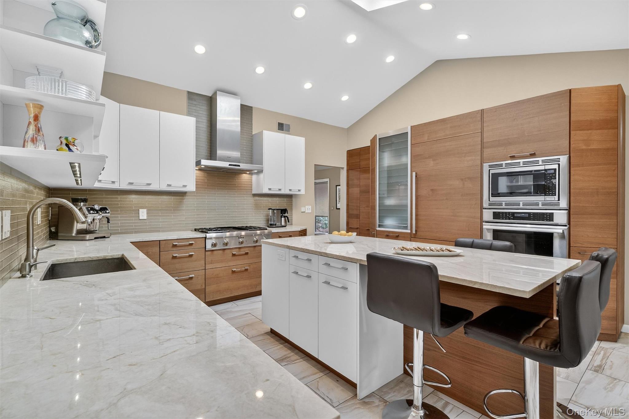 8 Augusta Court, New City, NY 10956