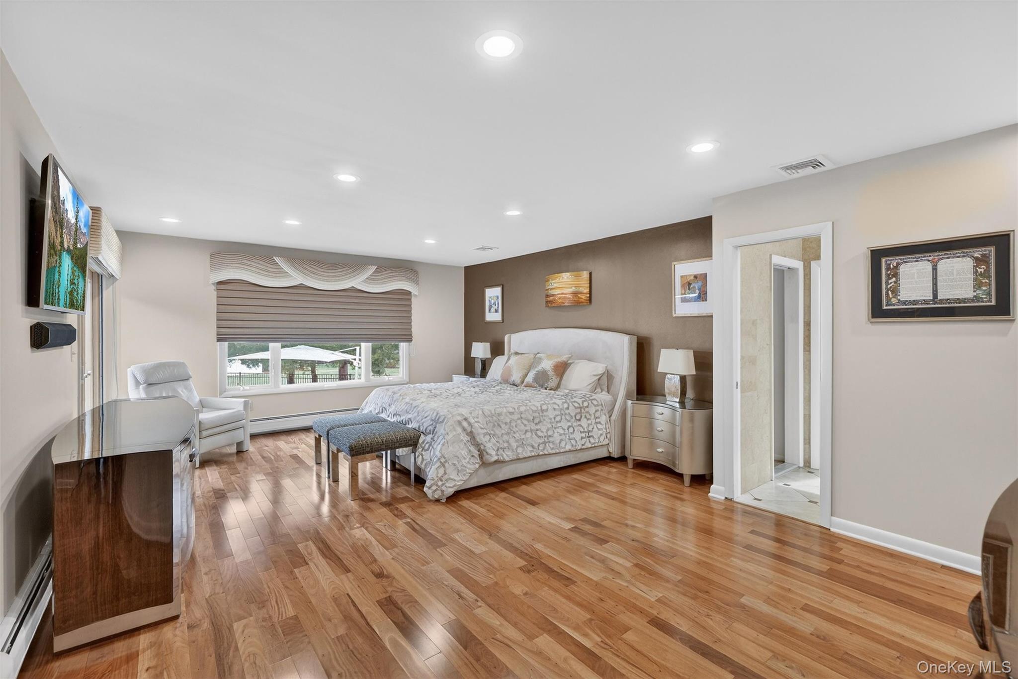 8 Augusta Court, New City, NY 10956