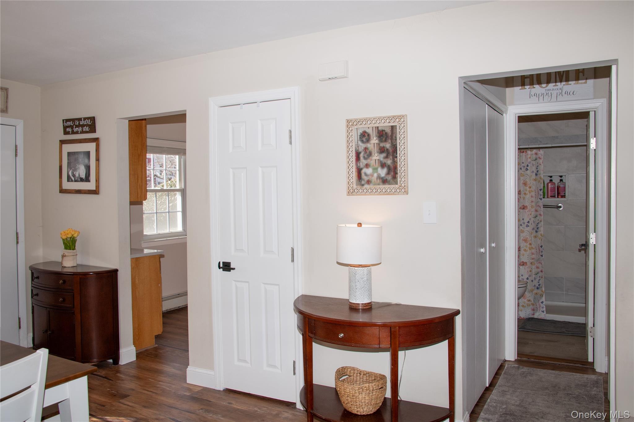 18 Springwood Drive # A, North Babylon, NY 11703