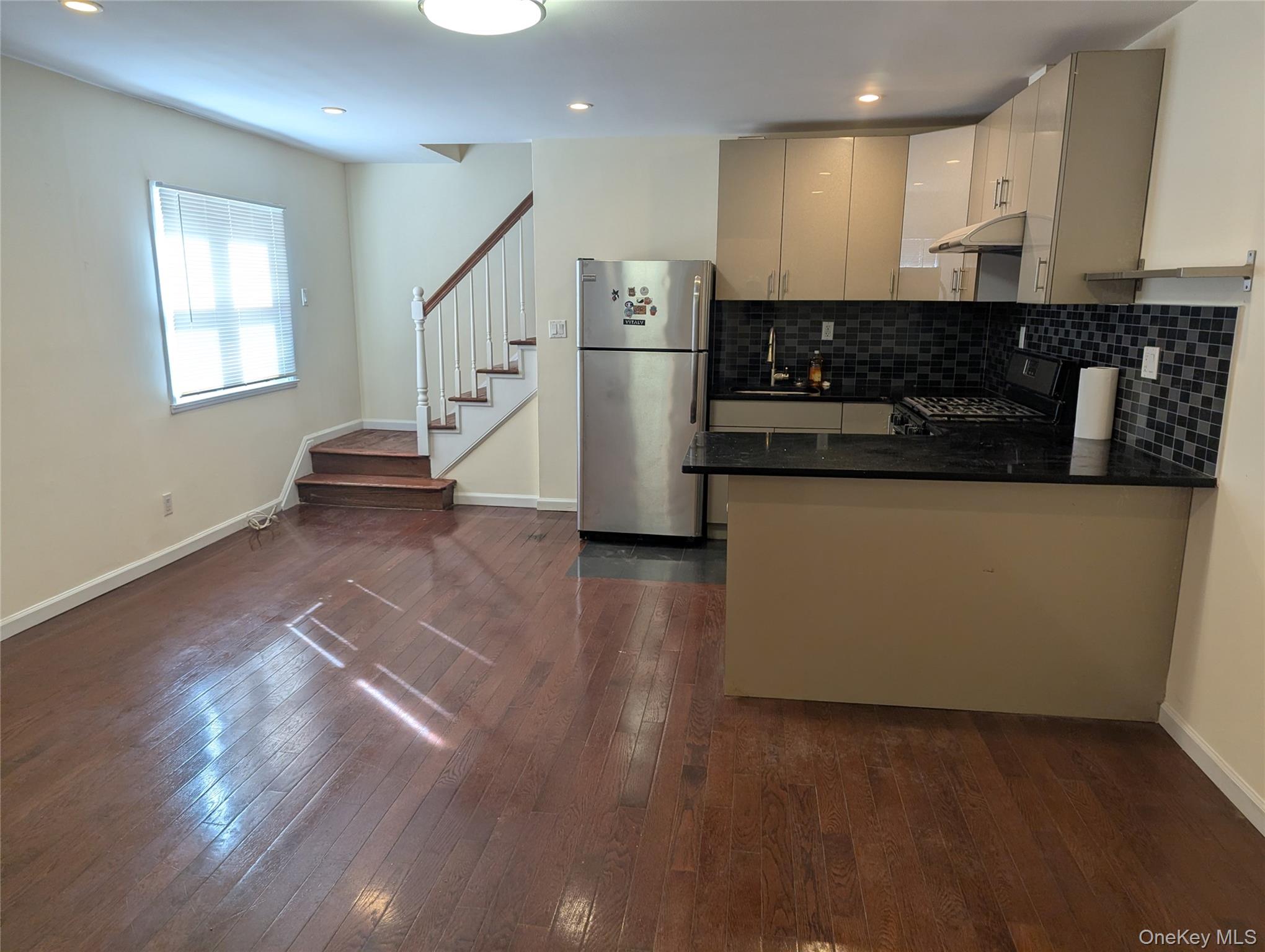 13710 64th Road, Flushing, NY 11367