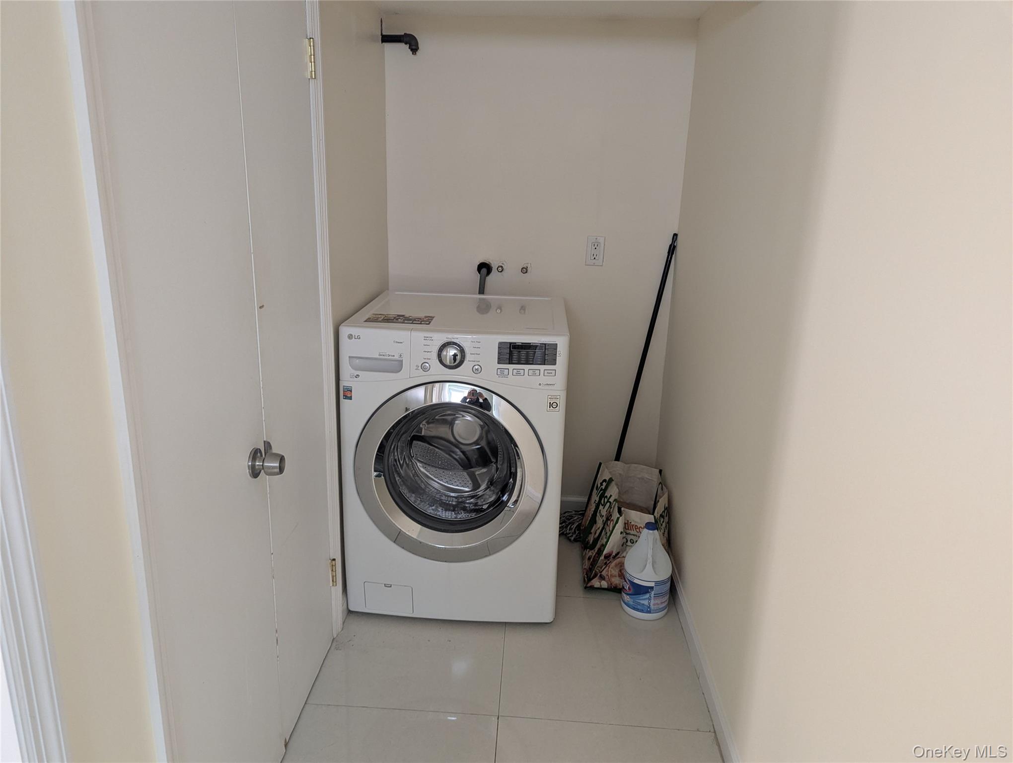 13710 64th Road, Flushing, NY 11367