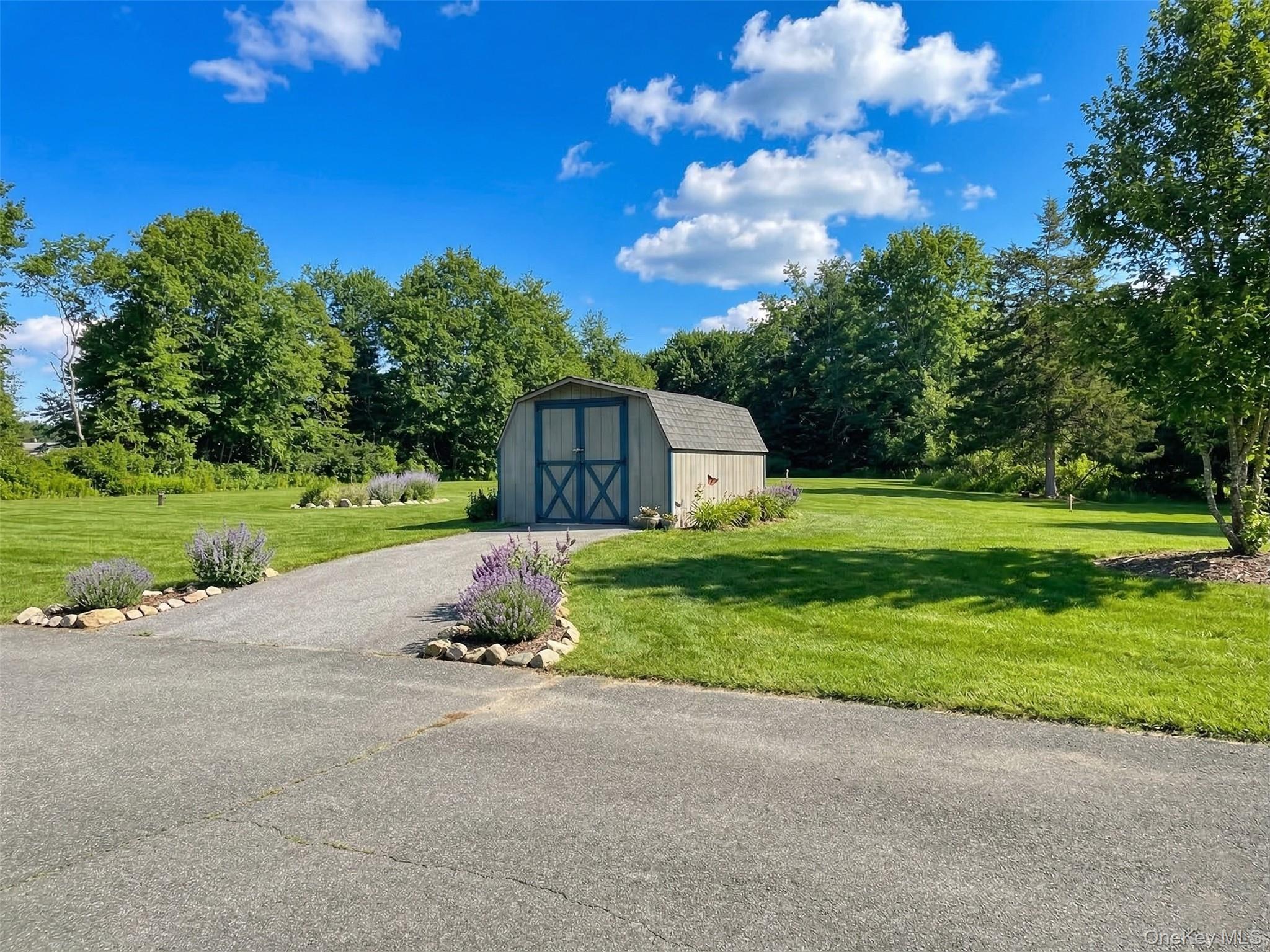 1038 Us Route 209, Cuddebackville, NY 12729