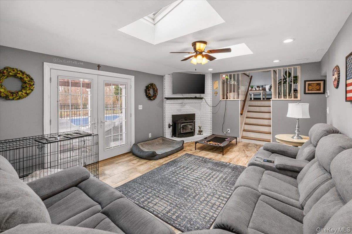 32 Branch Drive, Smithtown, NY 11787