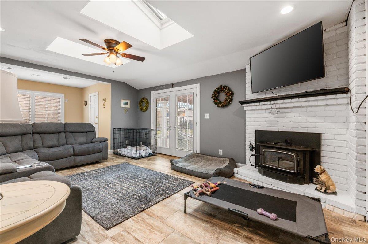 32 Branch Drive, Smithtown, NY 11787