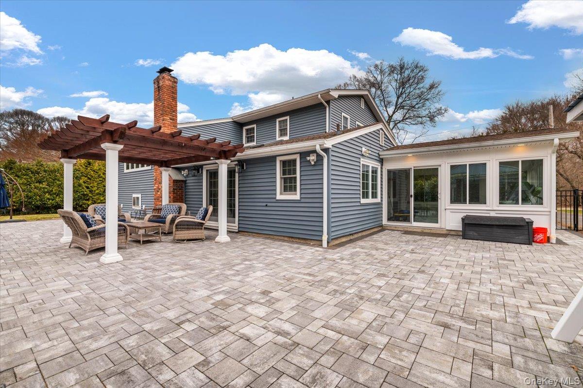 32 Branch Drive, Smithtown, NY 11787