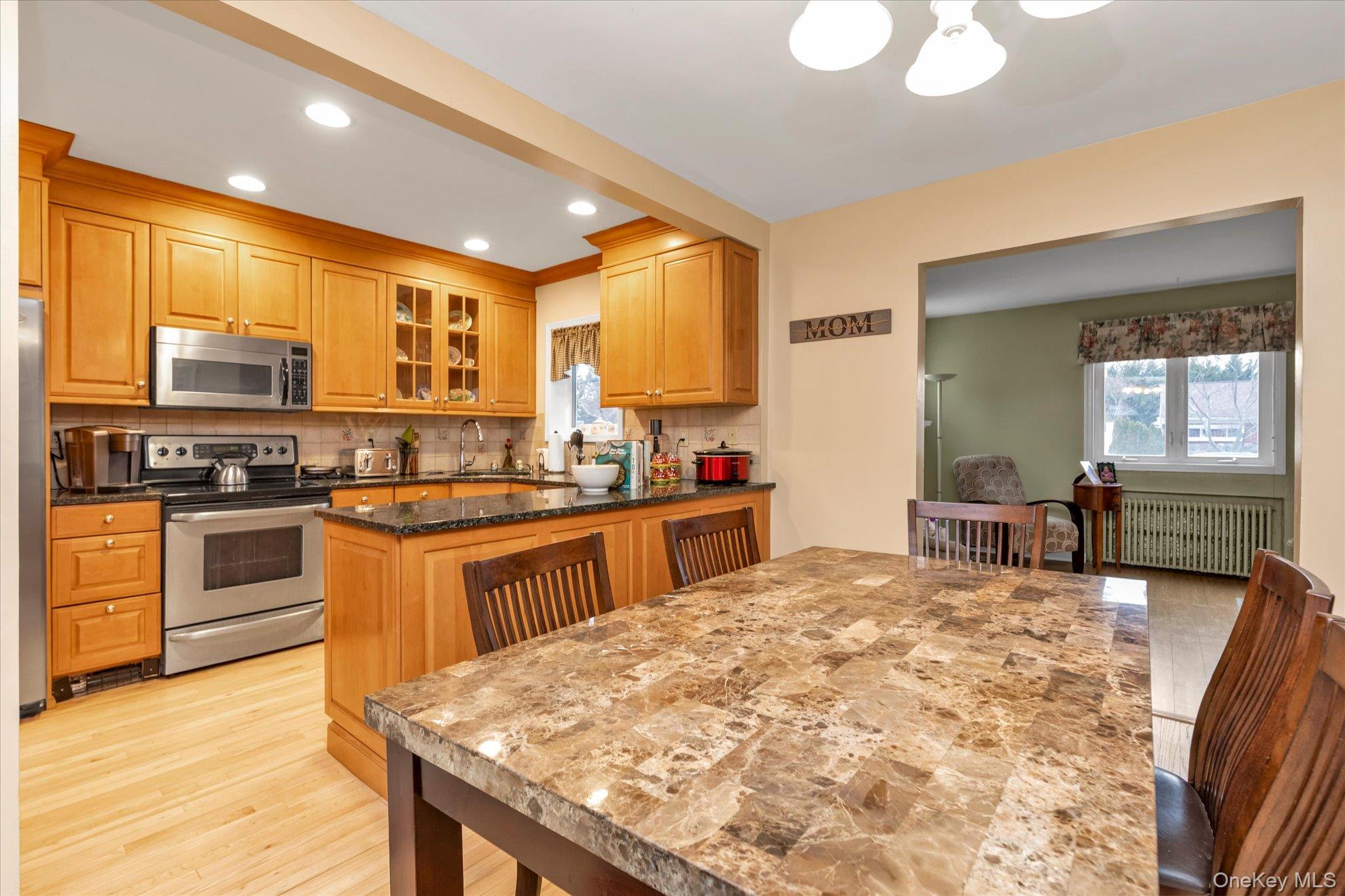 87 Powell Avenue, Merrick, NY 11566