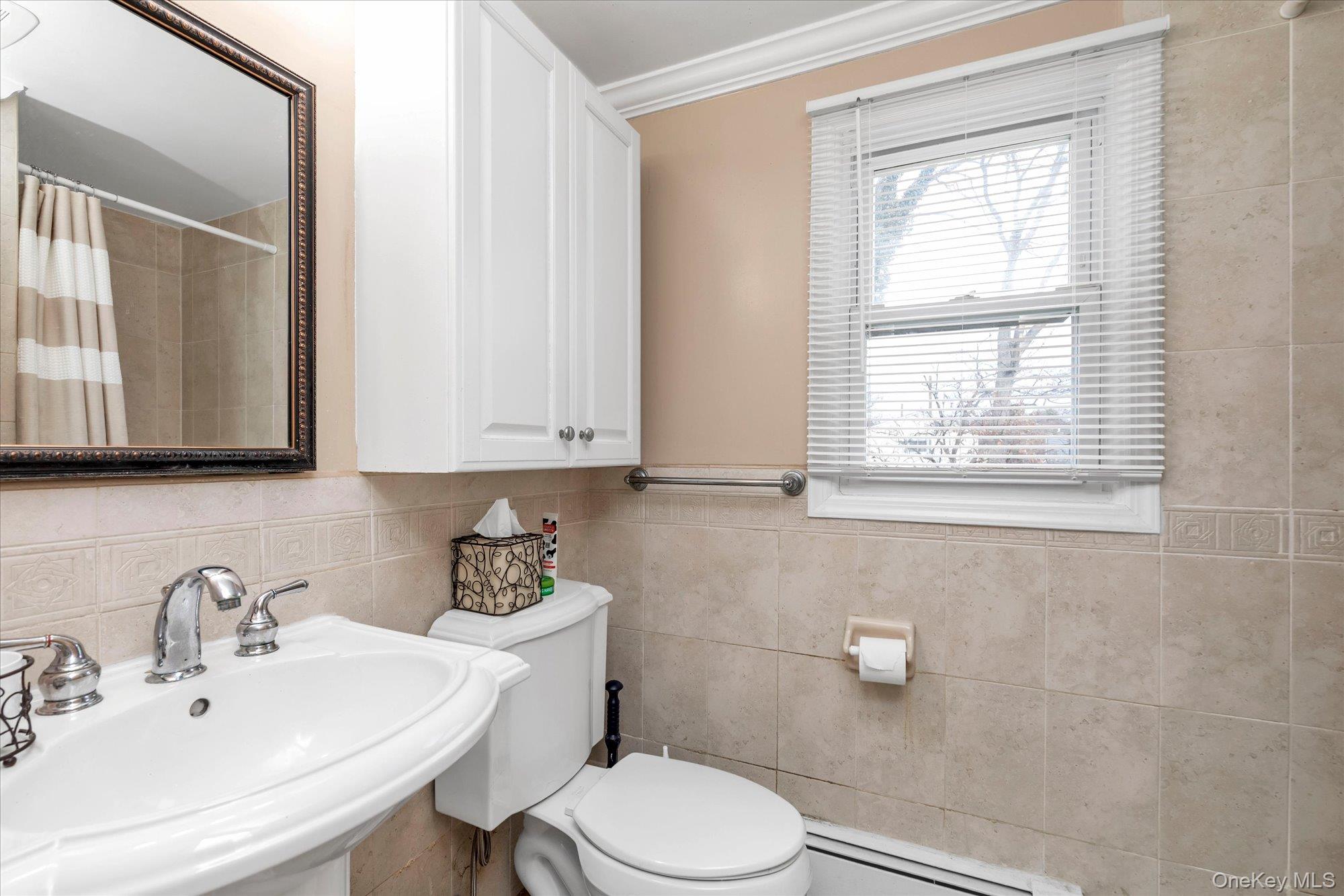 87 Powell Avenue, Merrick, NY 11566