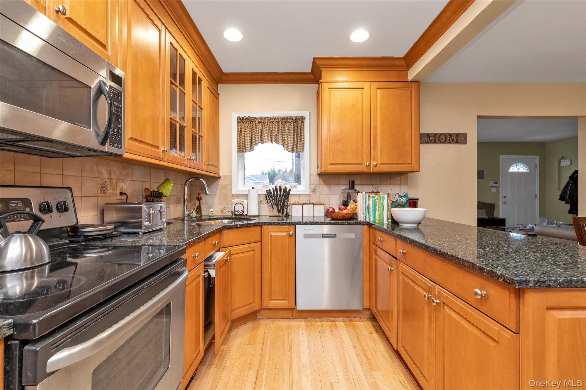 87 Powell Avenue, Merrick, NY 11566