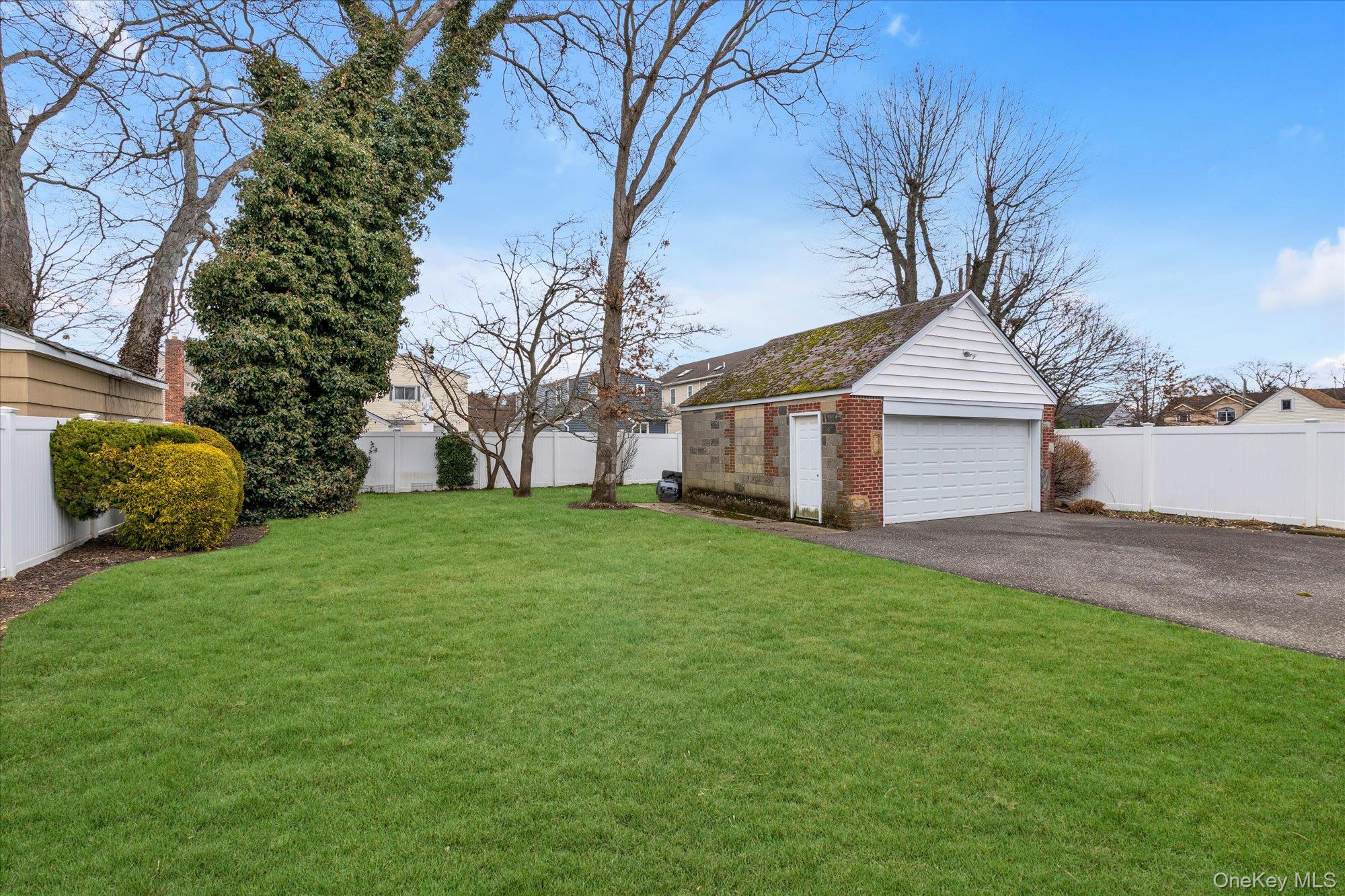 87 Powell Avenue, Merrick, NY 11566