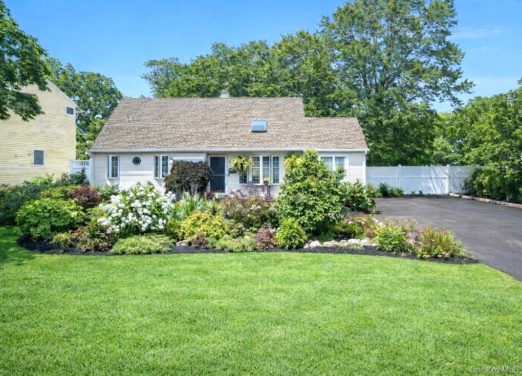 628 Peter Paul Drive, West Islip, NY 11795