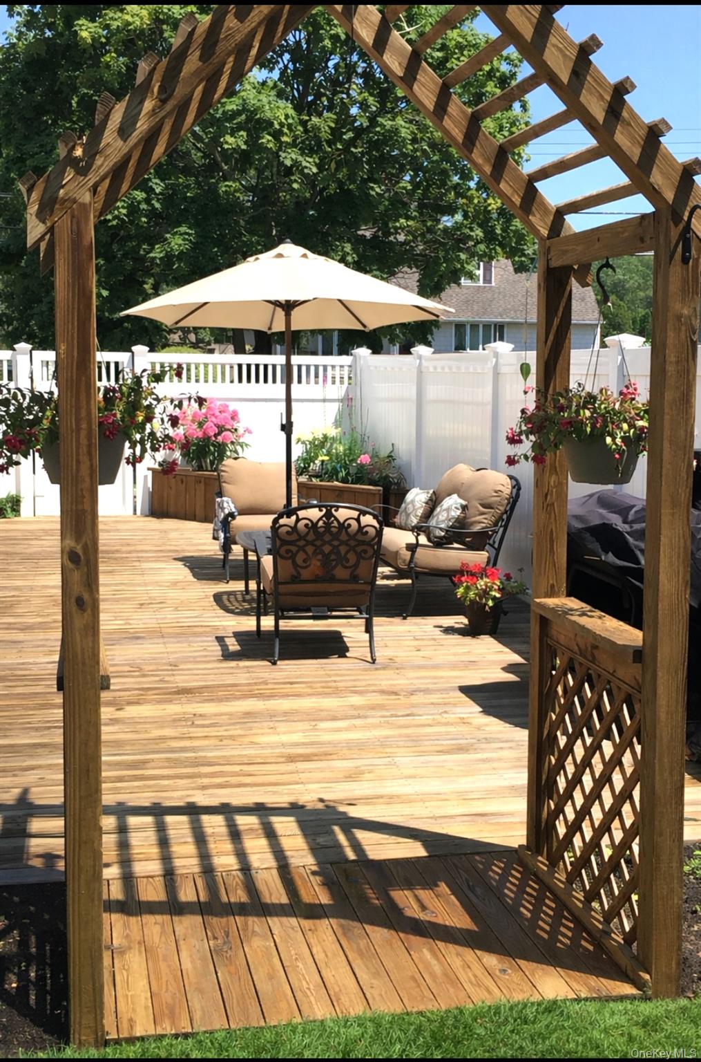 628 Peter Paul Drive, West Islip, NY 11795