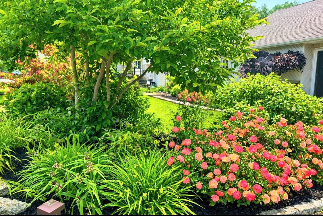 628 Peter Paul Drive, West Islip, NY 11795