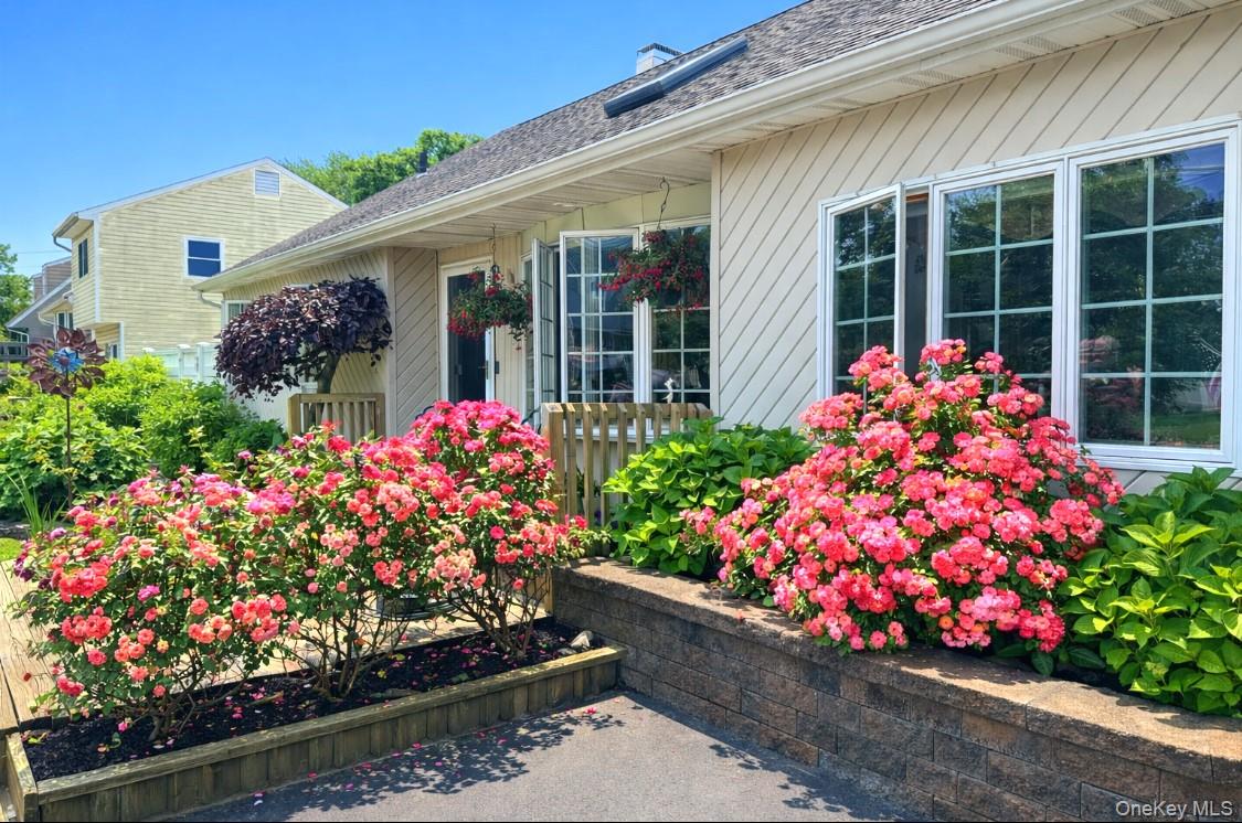 628 Peter Paul Drive, West Islip, NY 11795