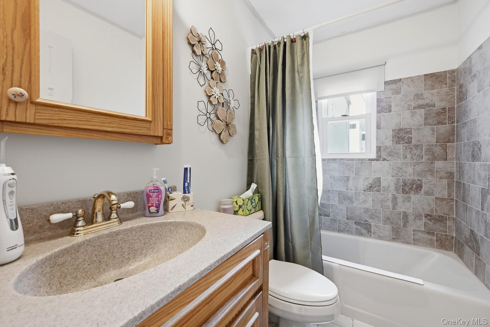 628 Peter Paul Drive, West Islip, NY 11795