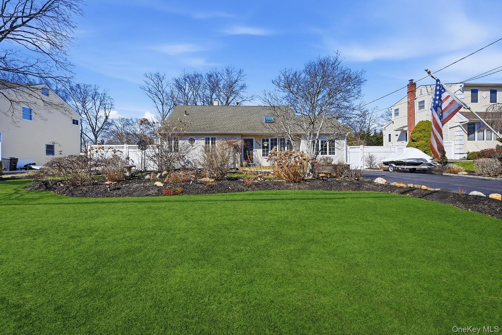 628 Peter Paul Drive, West Islip, NY 11795