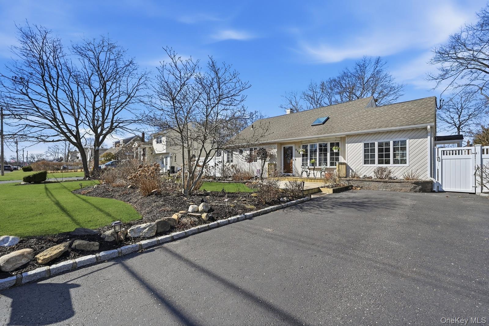 628 Peter Paul Drive, West Islip, NY 11795