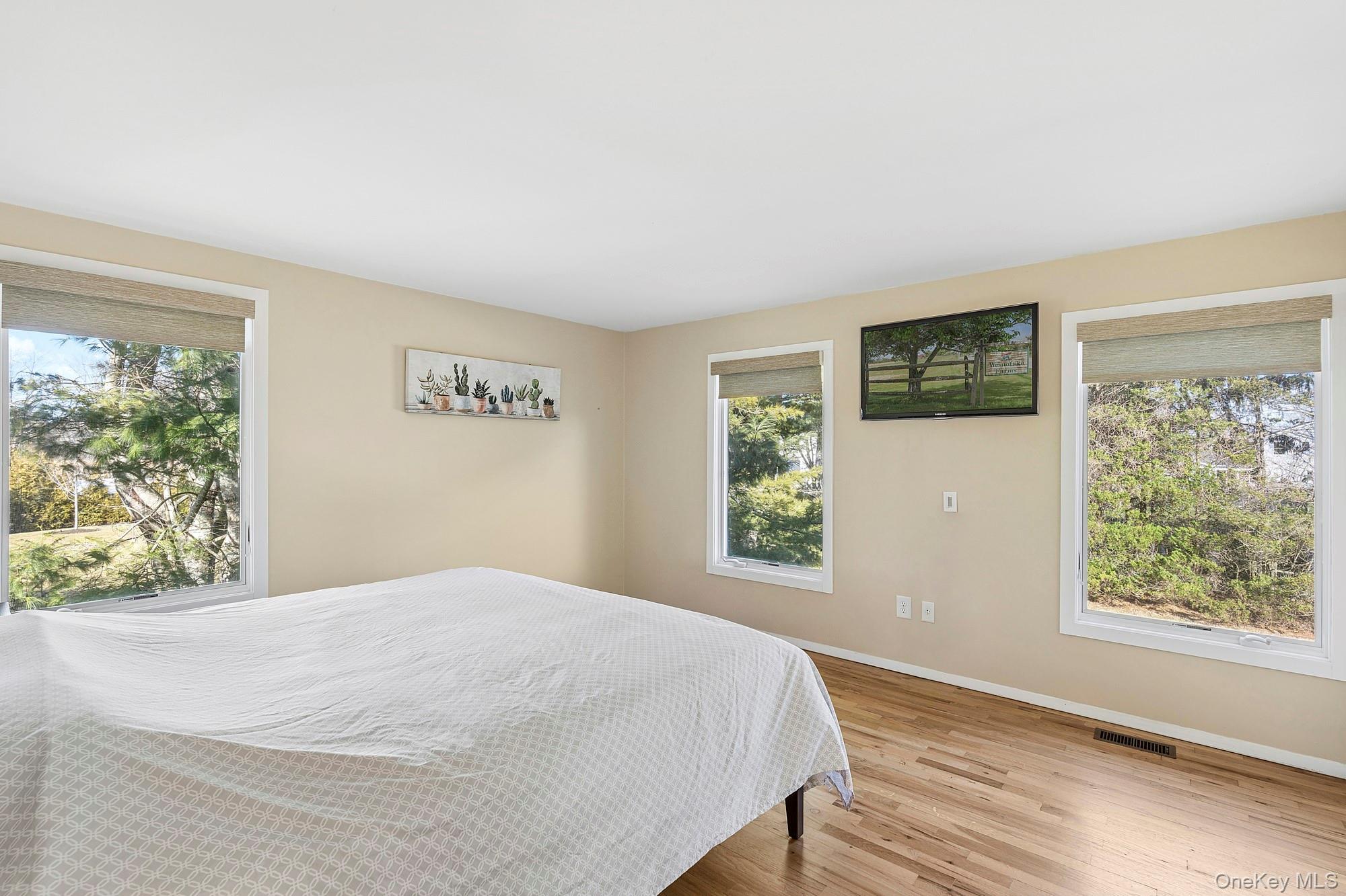 39 Tanners Neck Lane, Westhampton, NY 11977