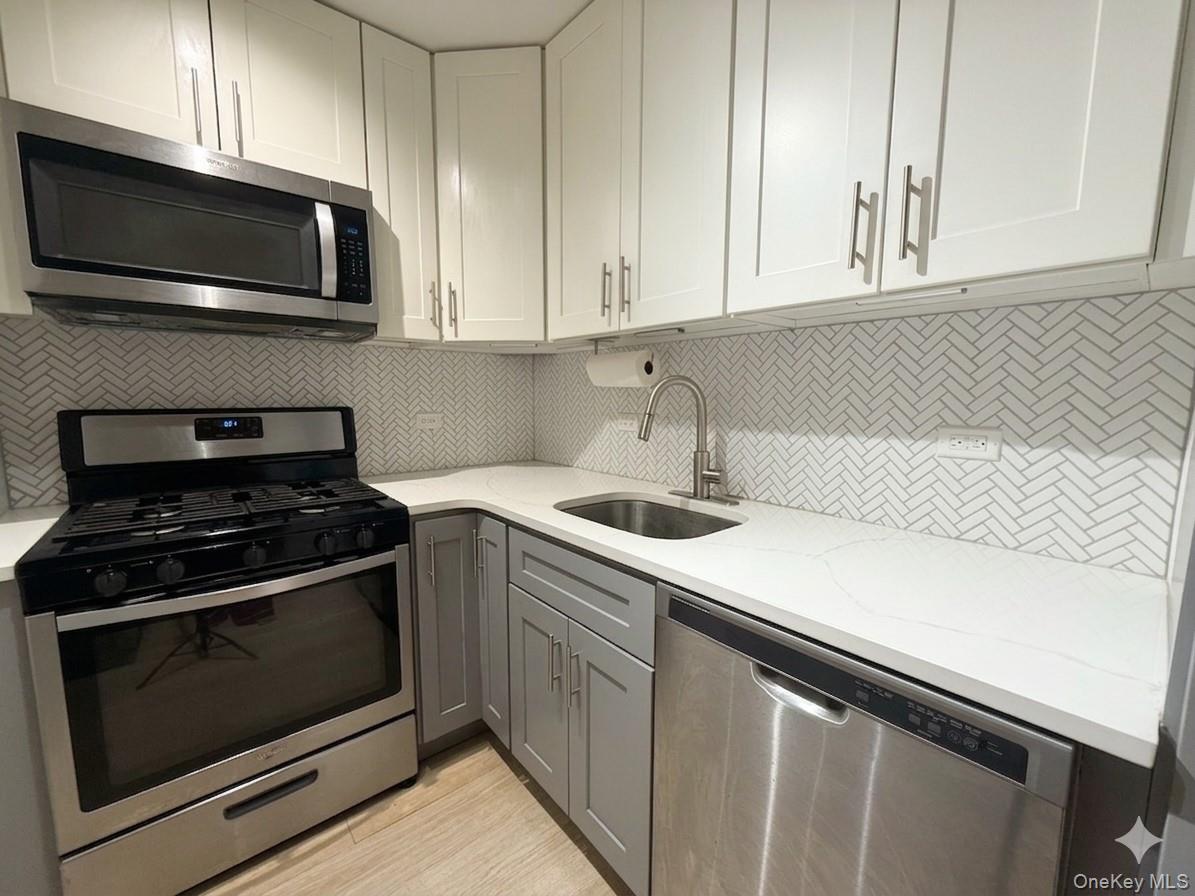 77 Fulton Street # 6F, New York (Manhattan), NY 10038