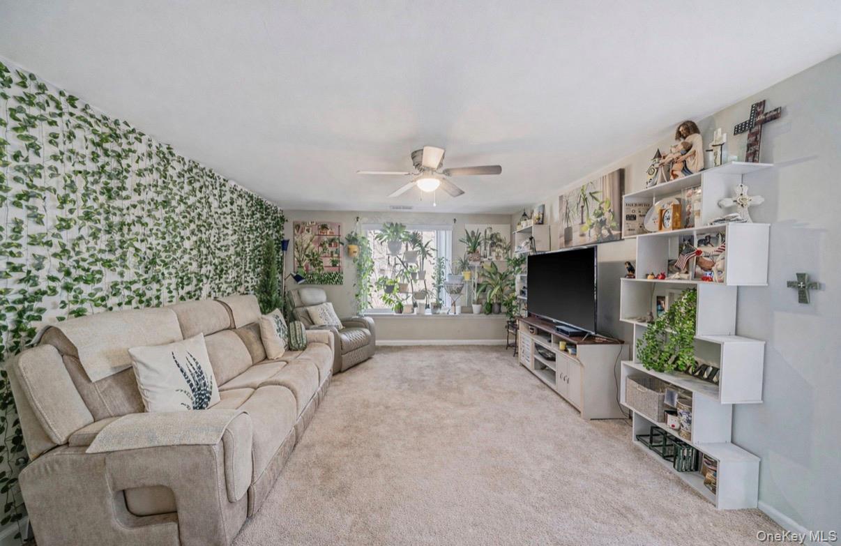 474 Daryl Drive, Medford, NY 11763