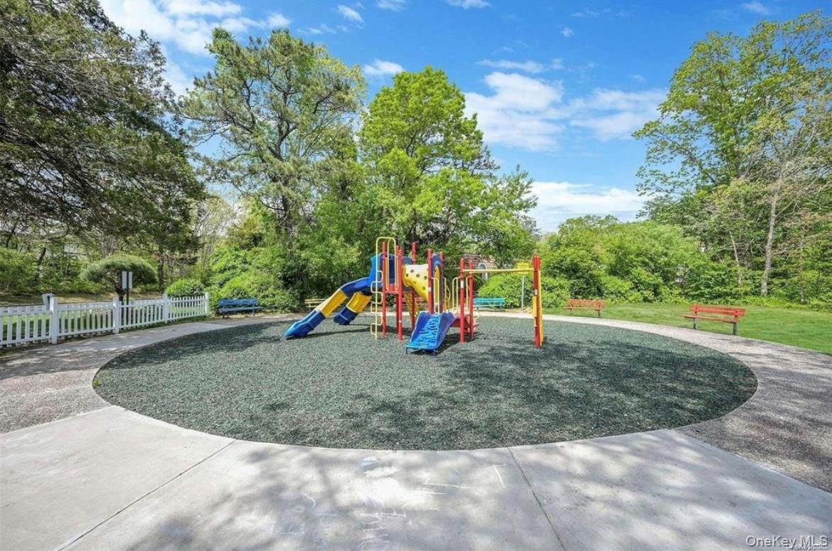 474 Daryl Drive, Medford, NY 11763