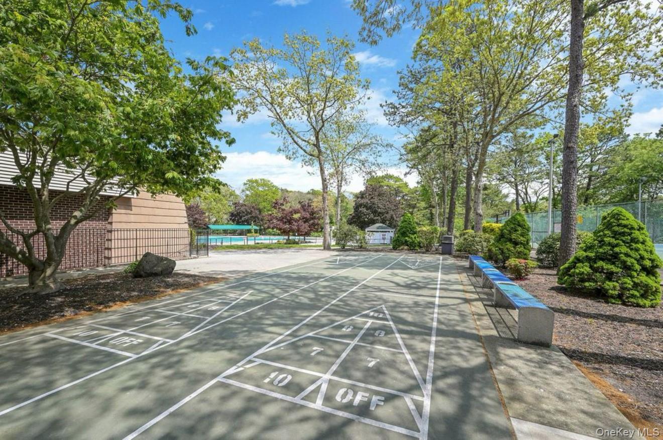 474 Daryl Drive, Medford, NY 11763