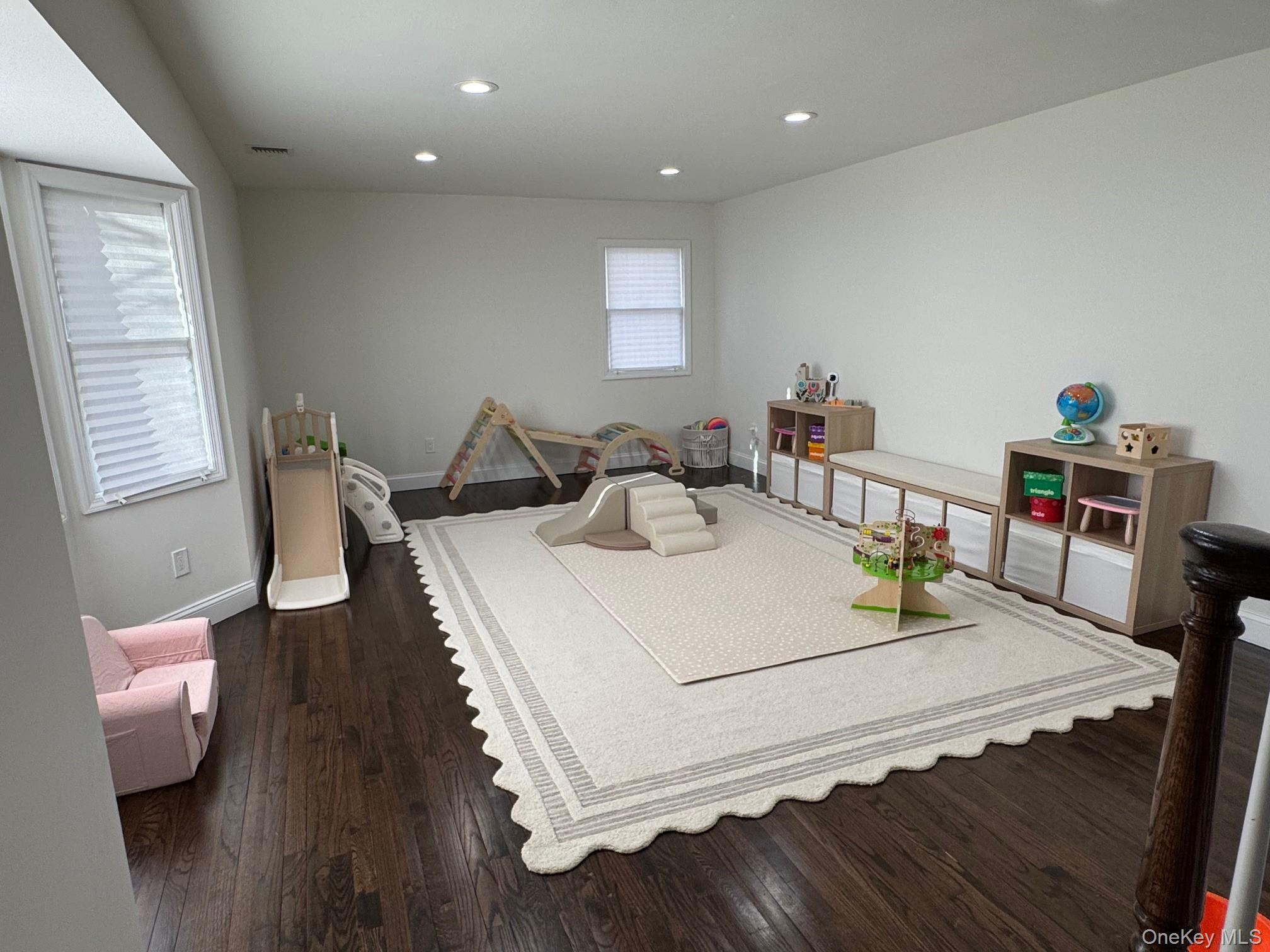 43 W Shore Road, Oakdale, NY 11769