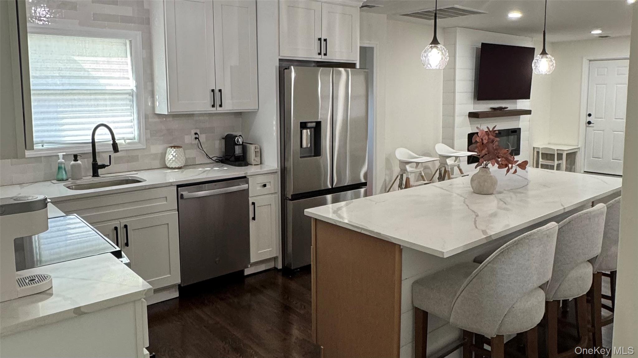 43 W Shore Road, Oakdale, NY 11769