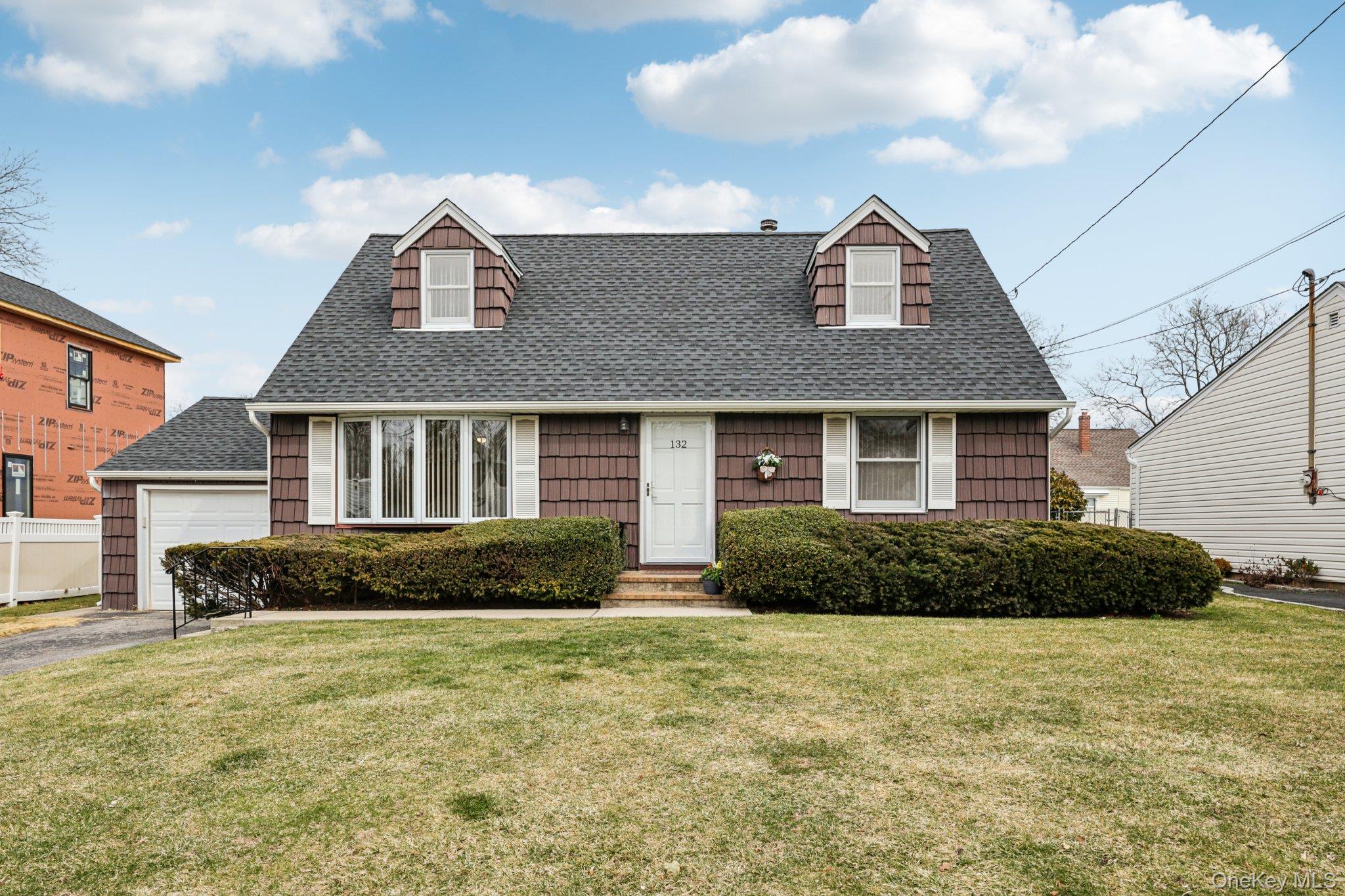 132 Albertson Parkway, Albertson, NY 11507