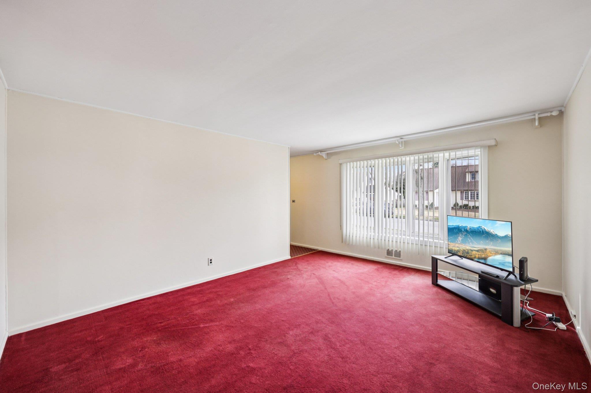 132 Albertson Parkway, Albertson, NY 11507