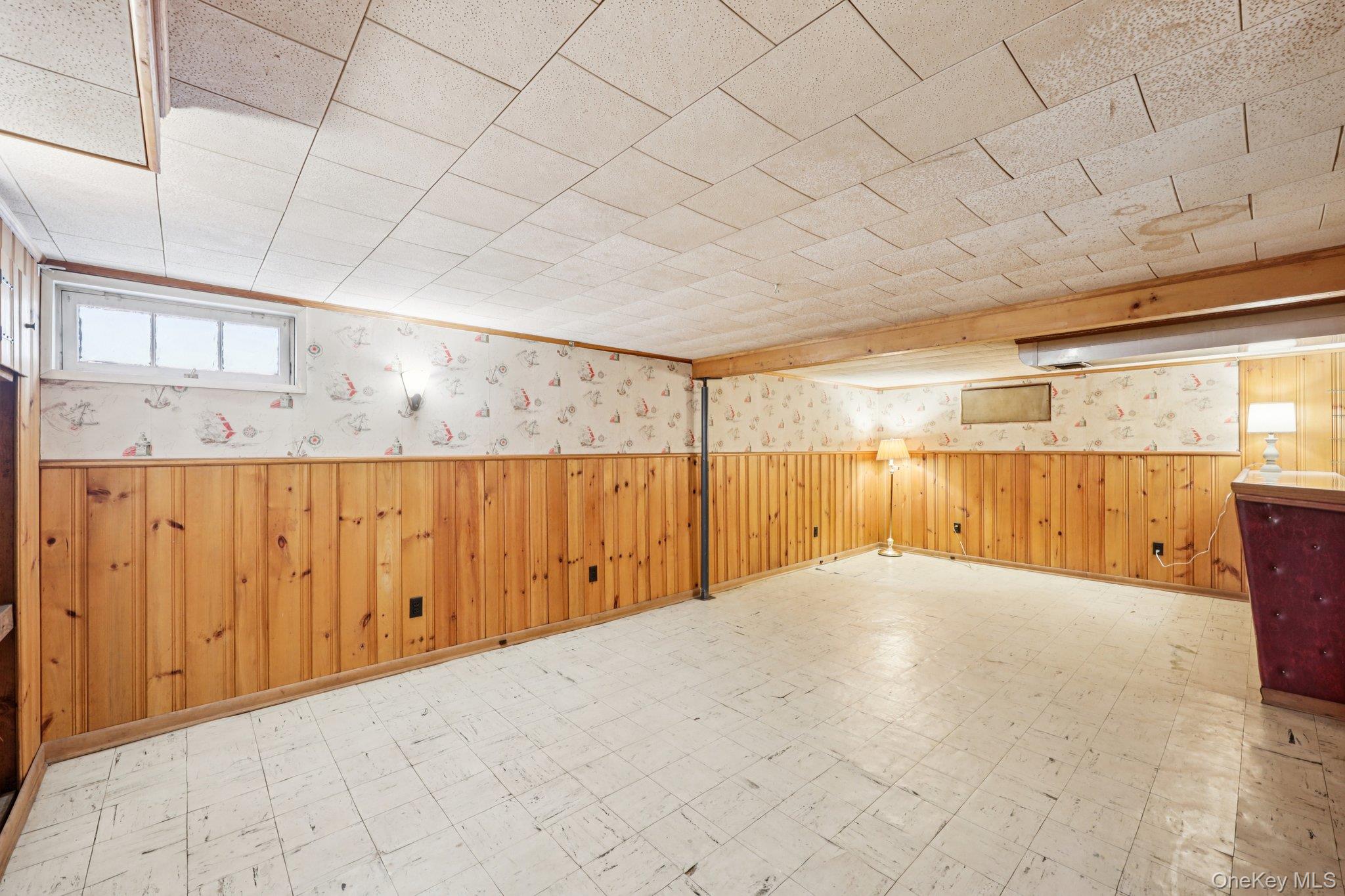 132 Albertson Parkway, Albertson, NY 11507