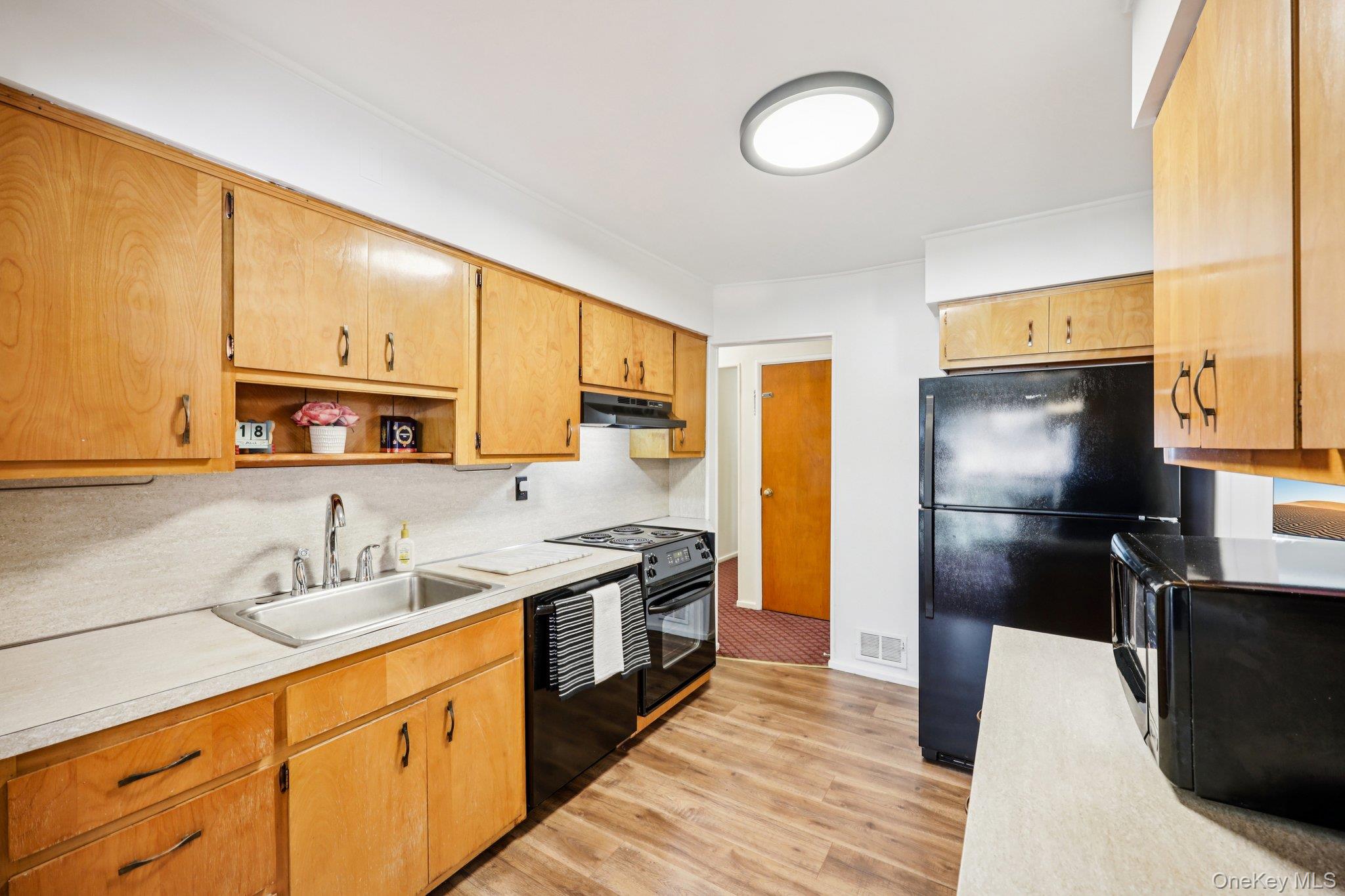 132 Albertson Parkway, Albertson, NY 11507