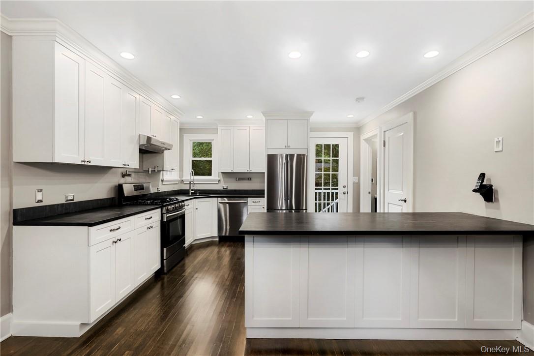 48 Rossmore Avenue, Bronxville, NY 10708