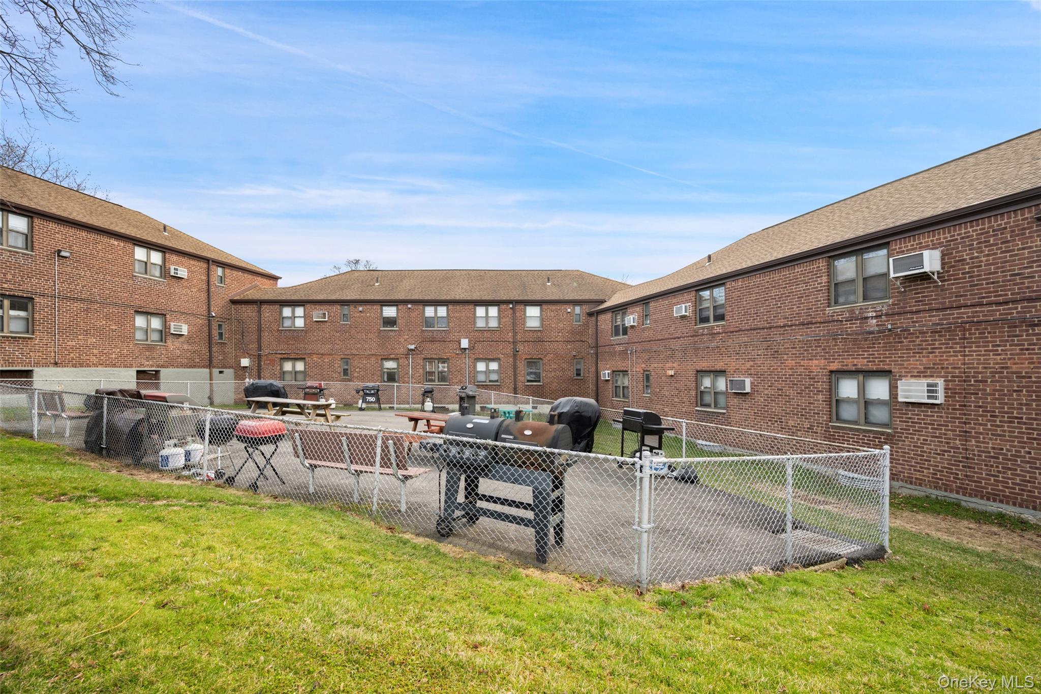 246-29 57th Drive # B110, Douglaston, NY 11362