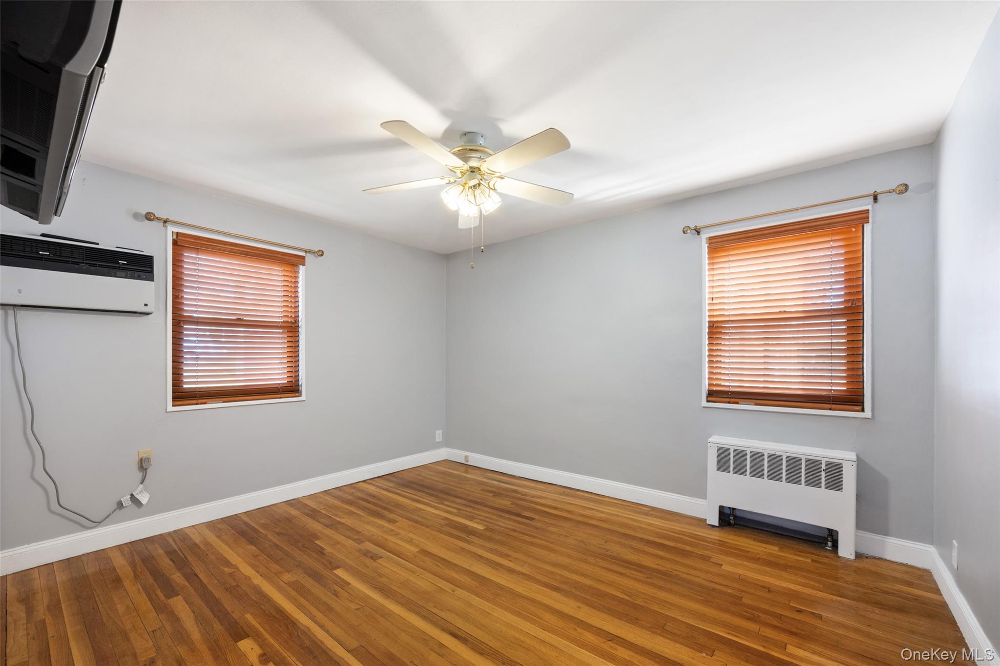 246-29 57th Drive # B110, Douglaston, NY 11362