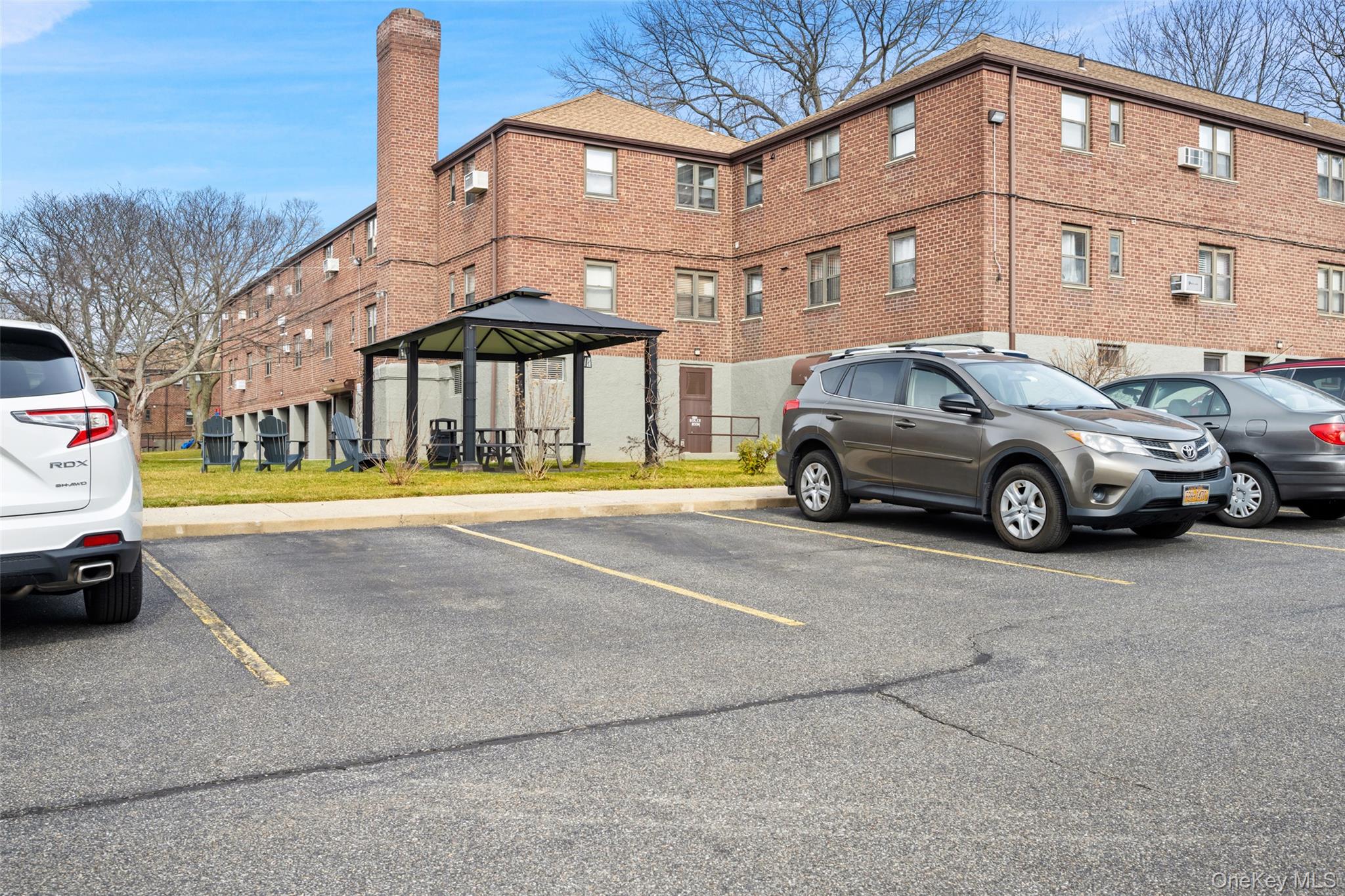 246-29 57th Drive # B110, Douglaston, NY 11362