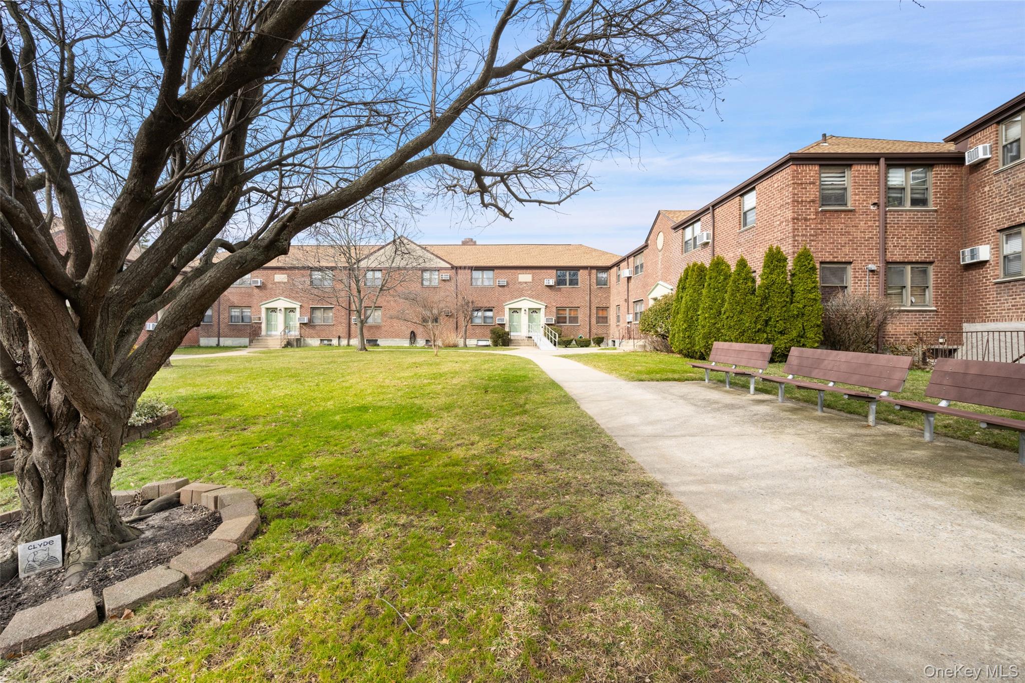 246-29 57th Drive # B110, Douglaston, NY 11362