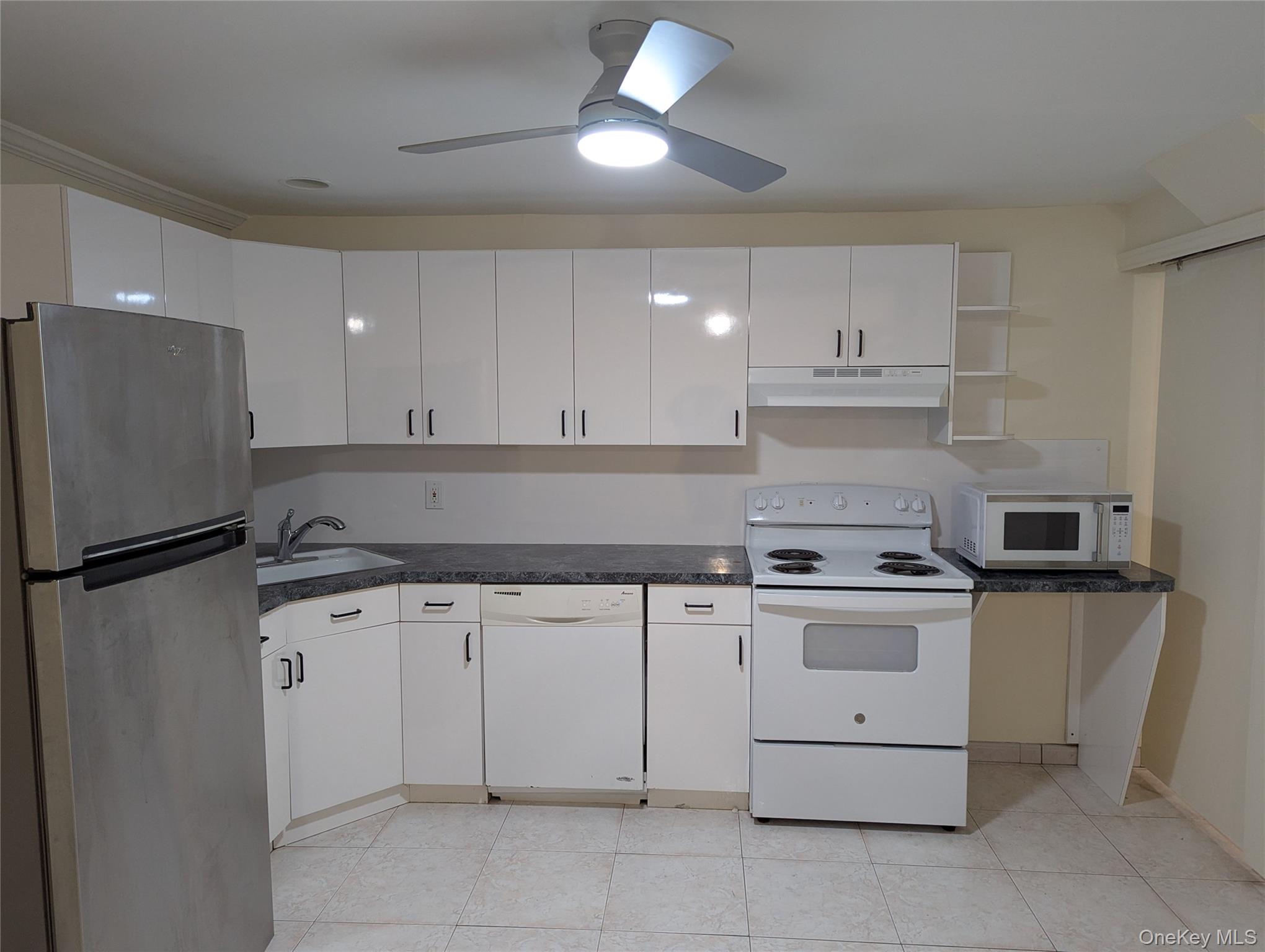 38 3rd Street, Ronkonkoma, NY 11779