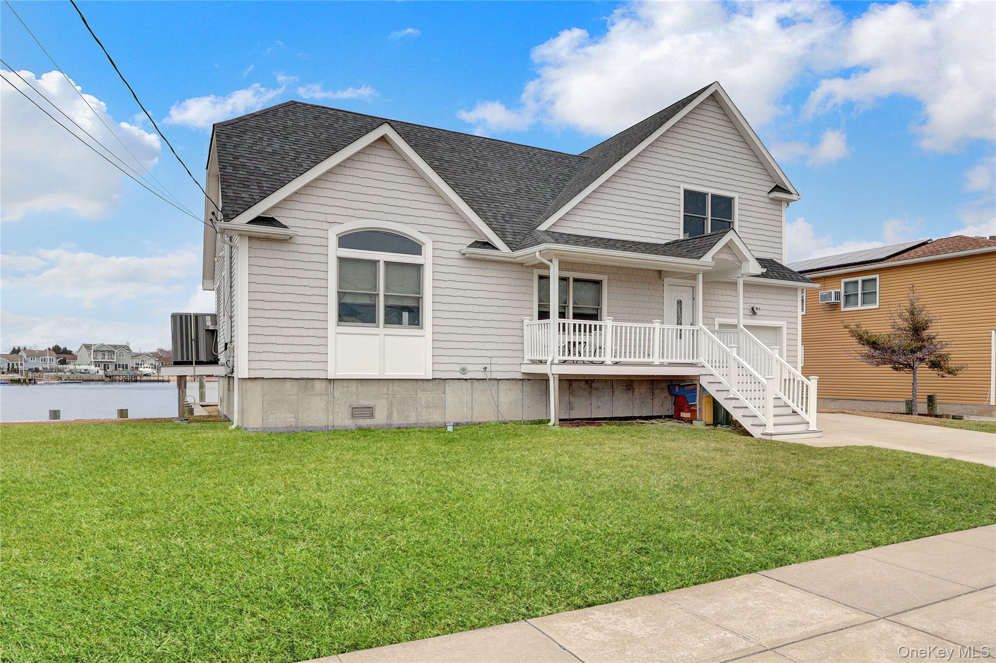 10 Beach Road, Massapequa, NY 11758