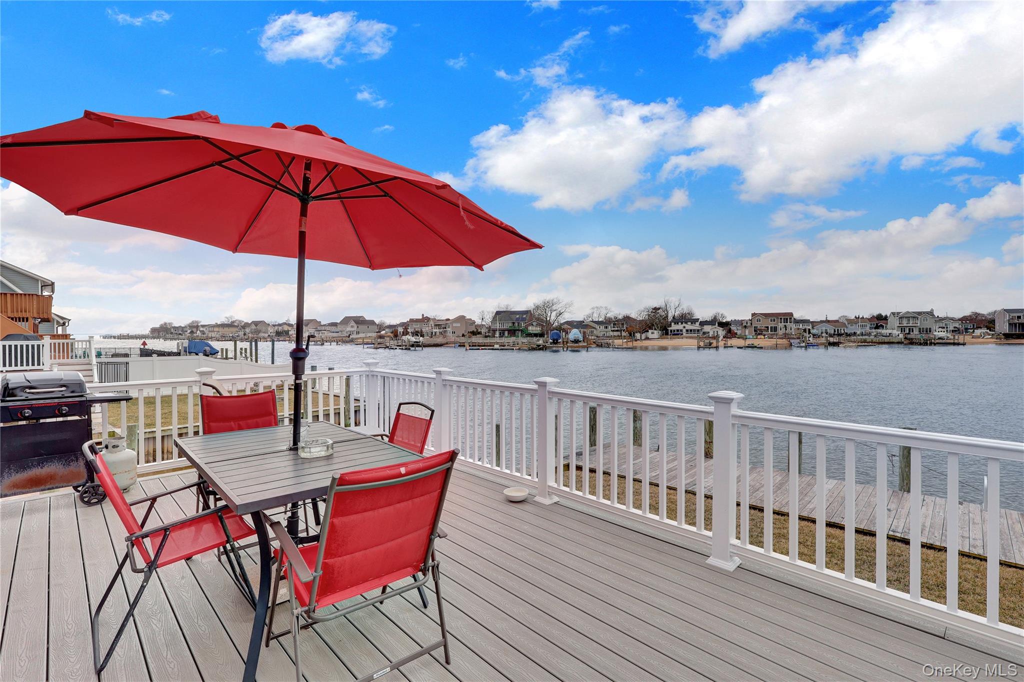 10 Beach Road, Massapequa, NY 11758