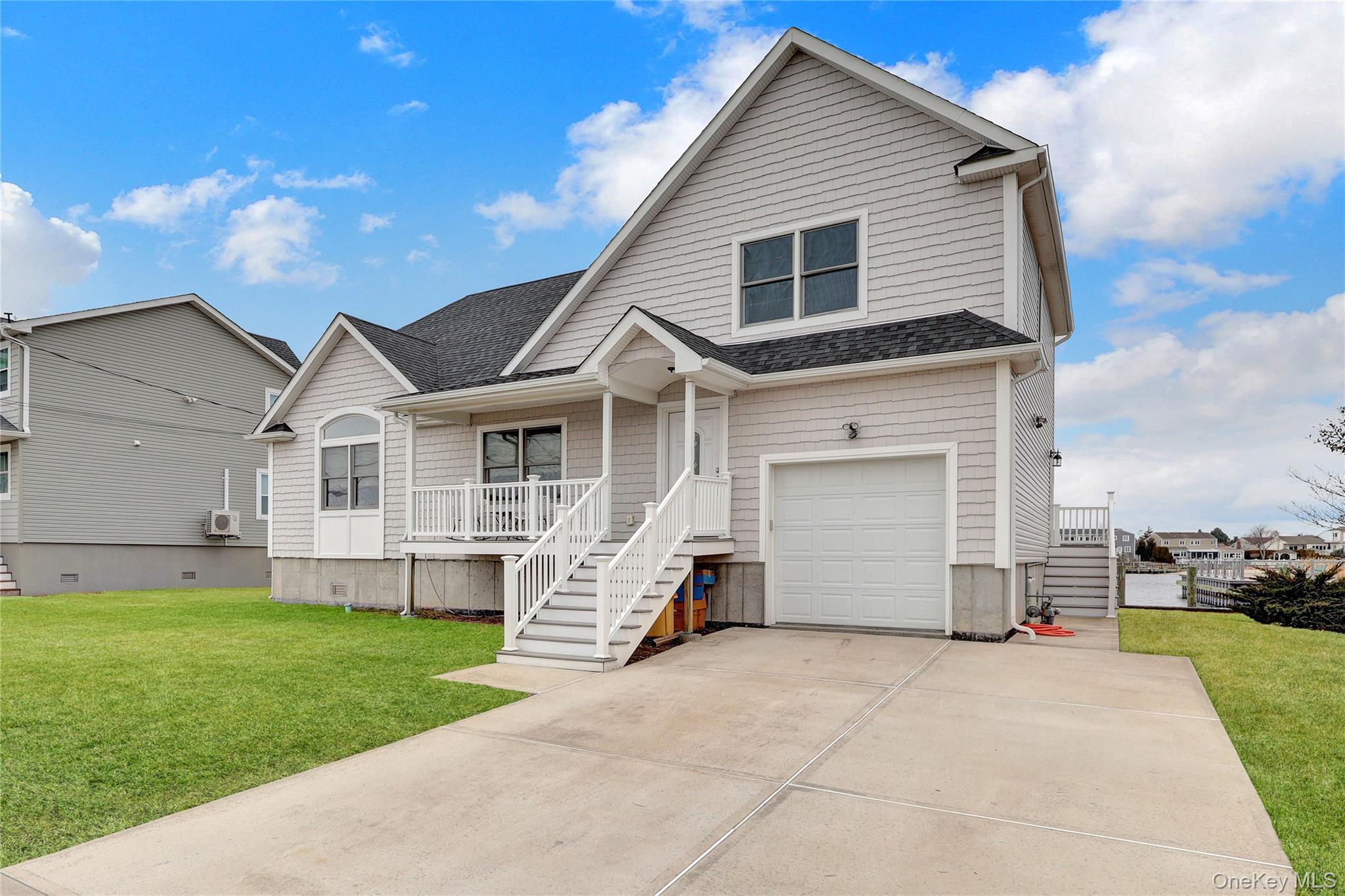 10 Beach Road, Massapequa, NY 11758