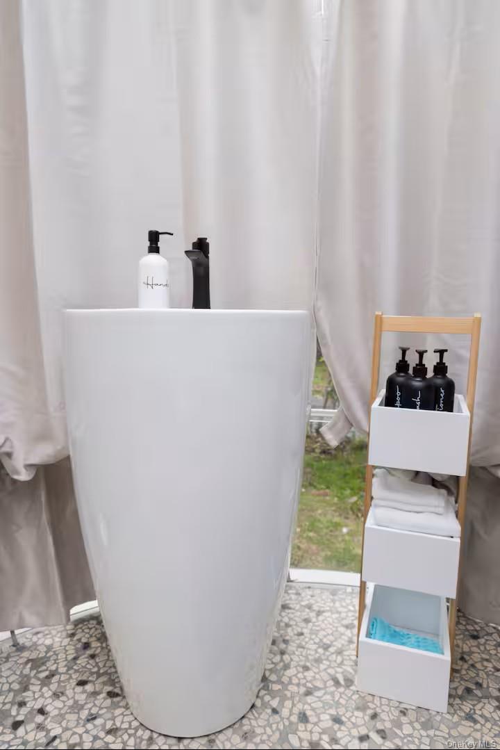 9 Brophy Road, Hurleyville, NY 12747