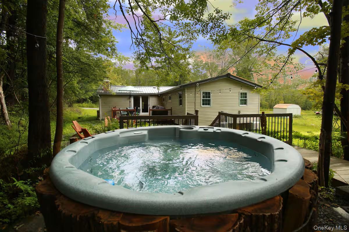 9 Brophy Road, Hurleyville, NY 12747